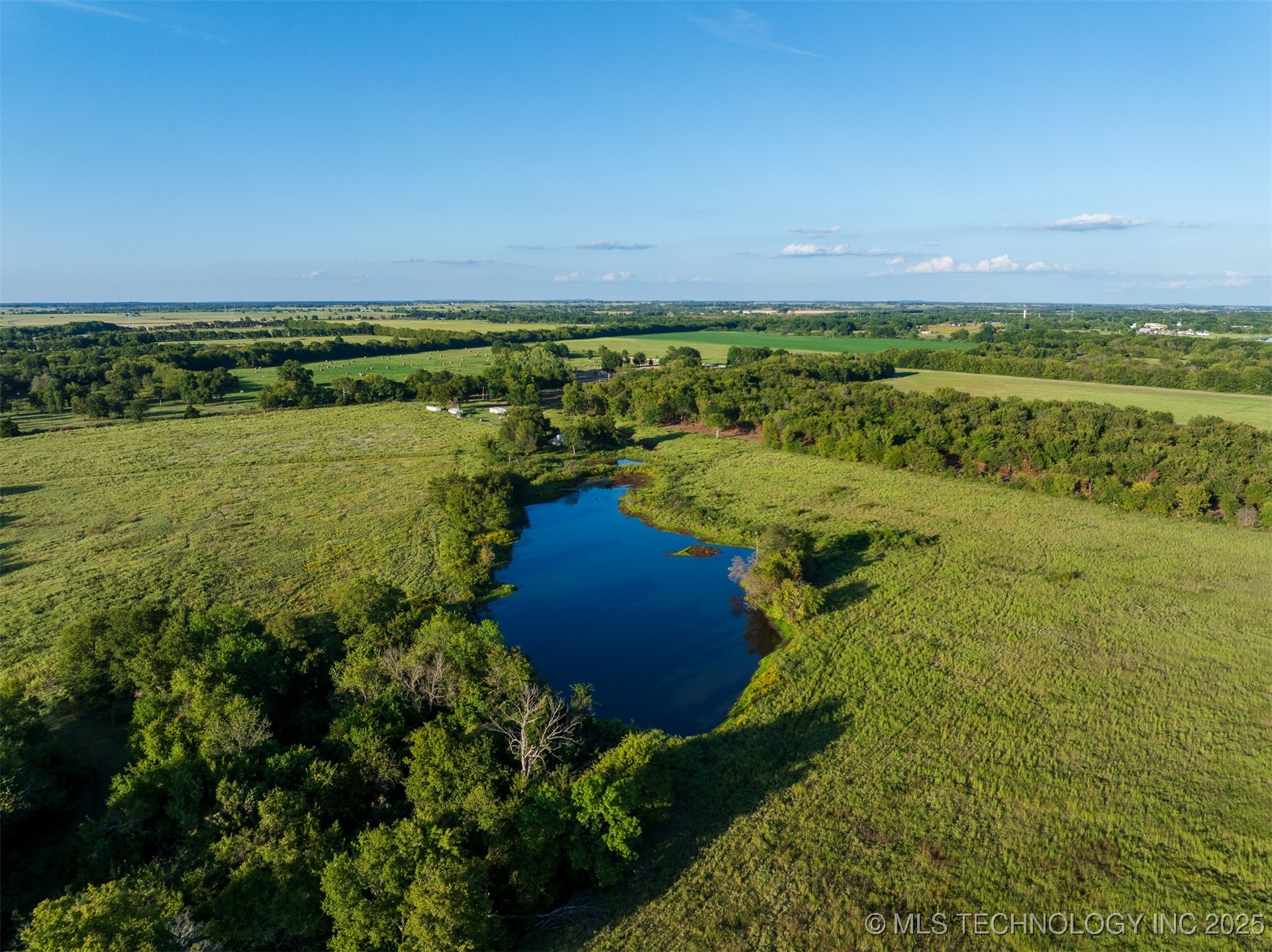 83 E 1010 Property Photo 38