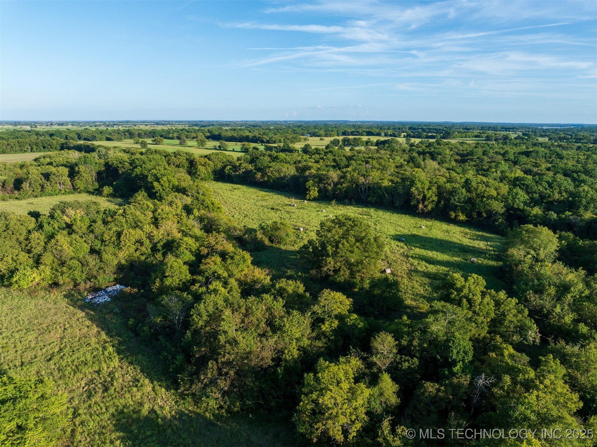 83 E 1010 Property Photo 42