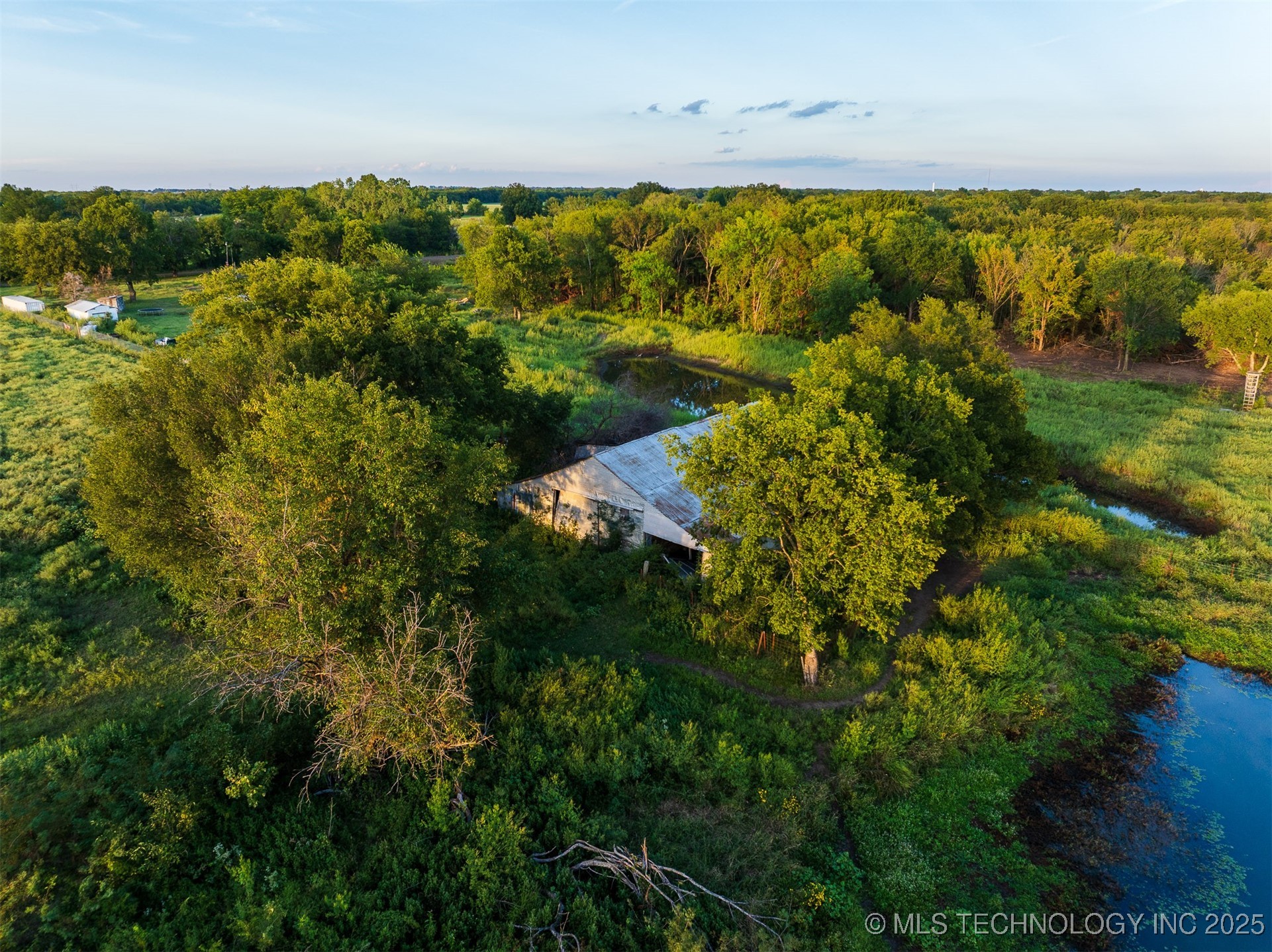 83 E 1010 Property Photo 75