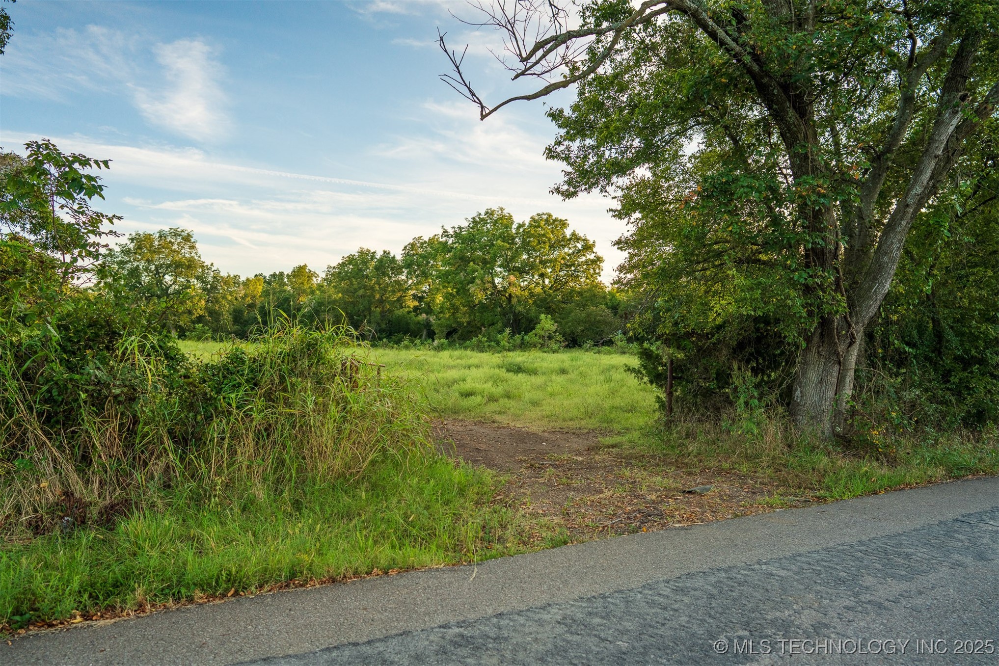 83 E 1010 Property Photo 82