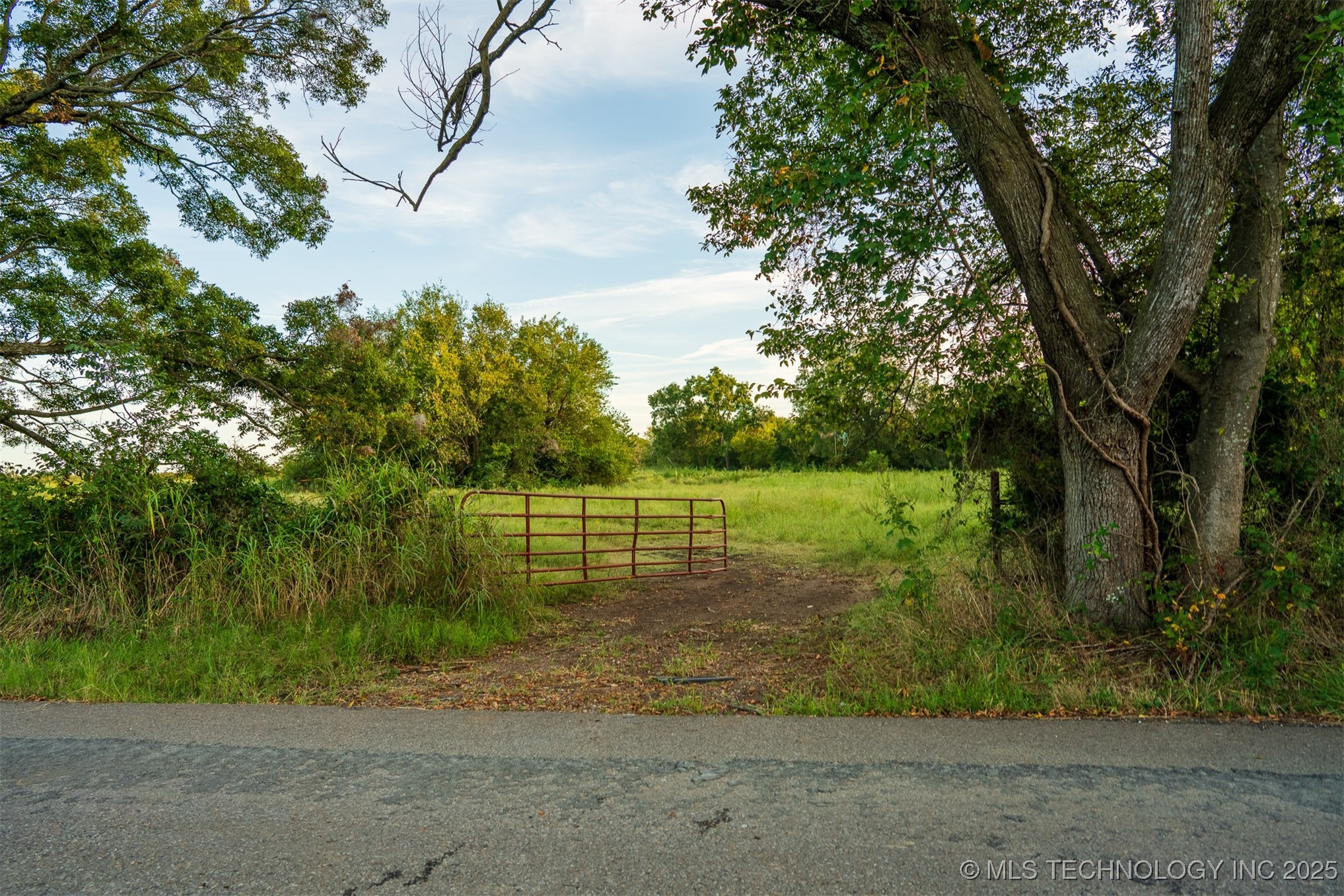83 E 1010 Property Photo 84
