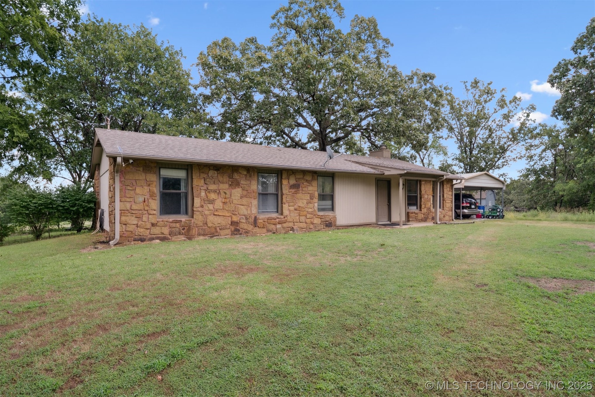 6312 N 428 Road Property Photo 2