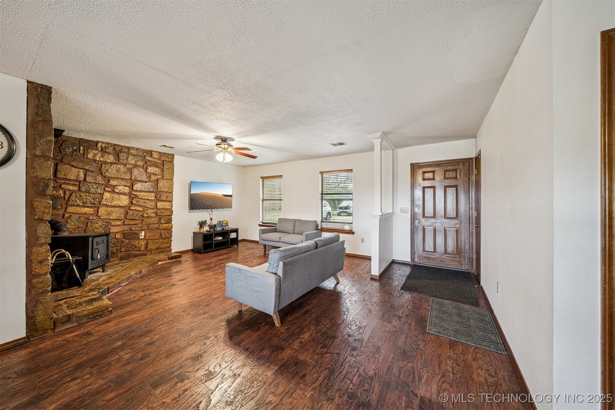 6312 N 428 Road Property Photo 4