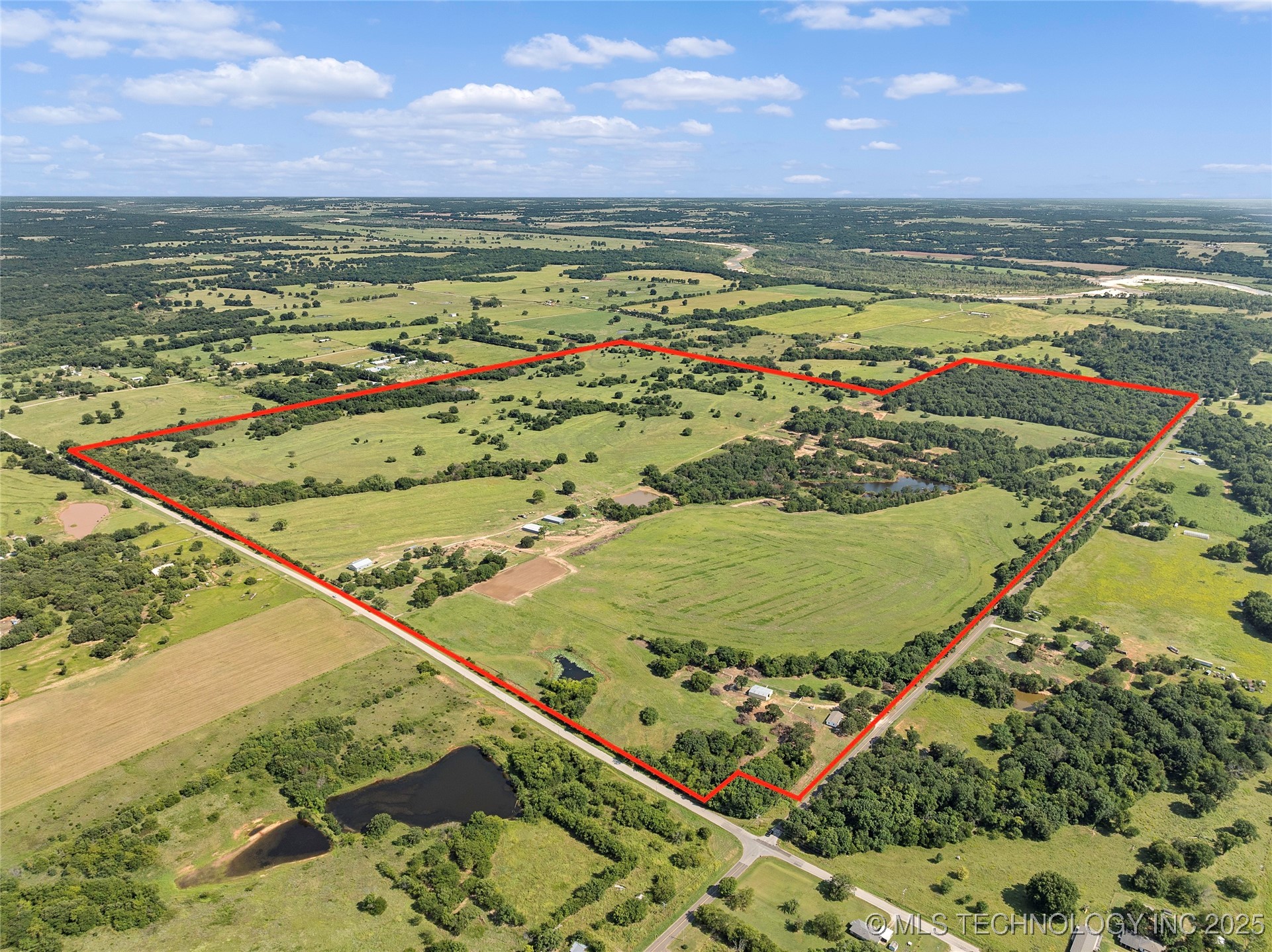 14750 Box Road Property Photo 2