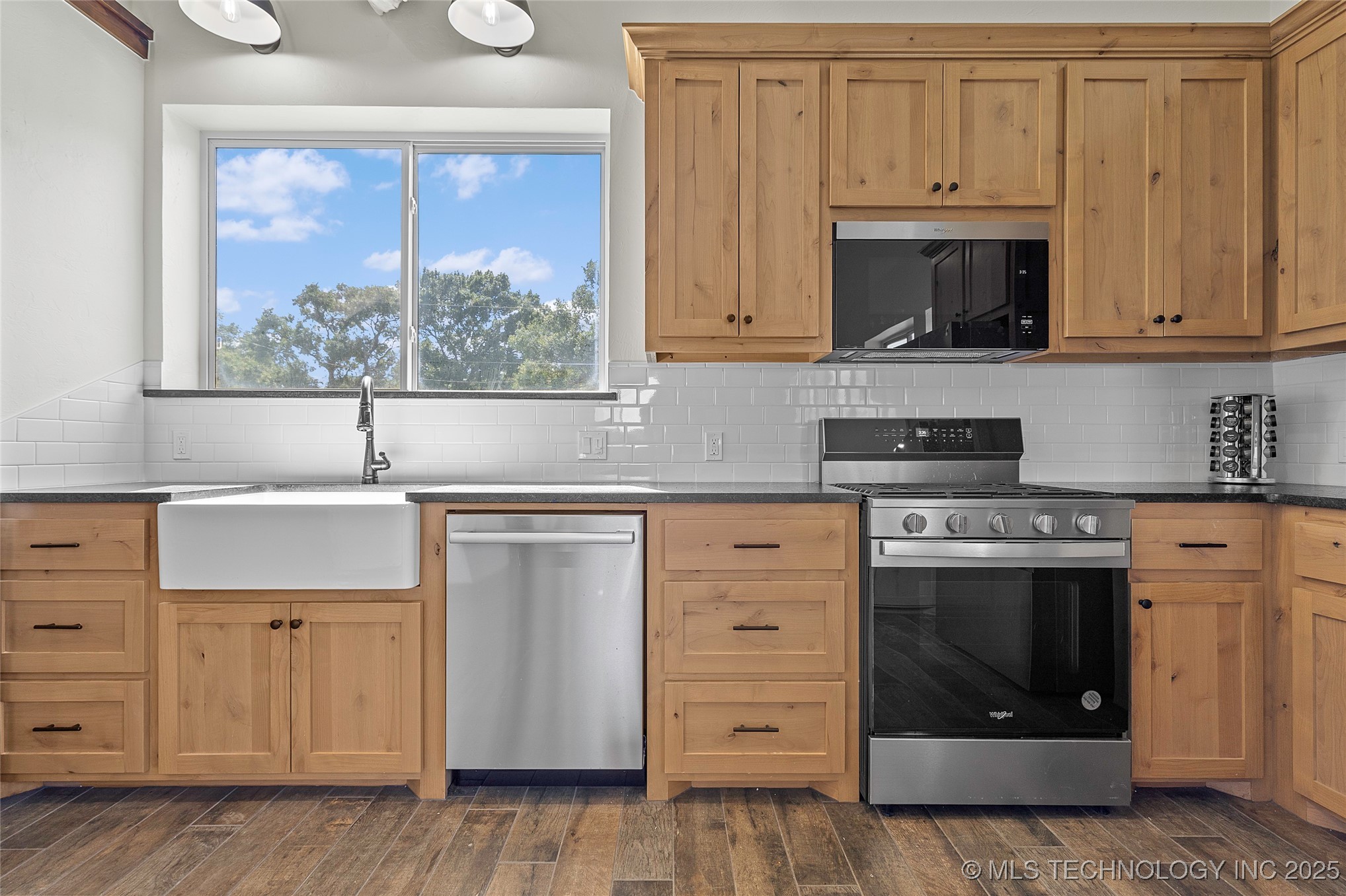 14750 Box Road Property Photo 9