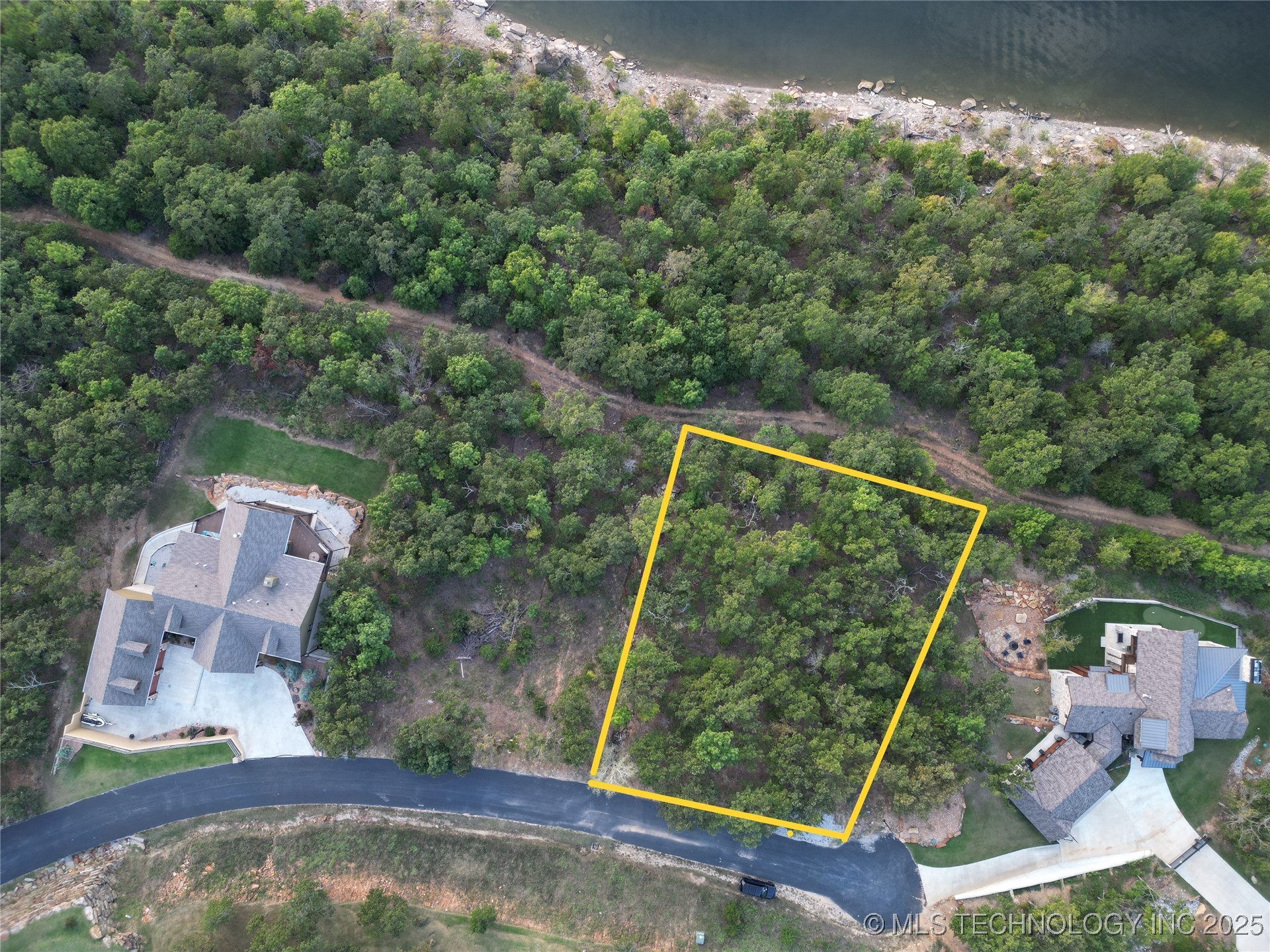 Lakeview Road Property Photo 2