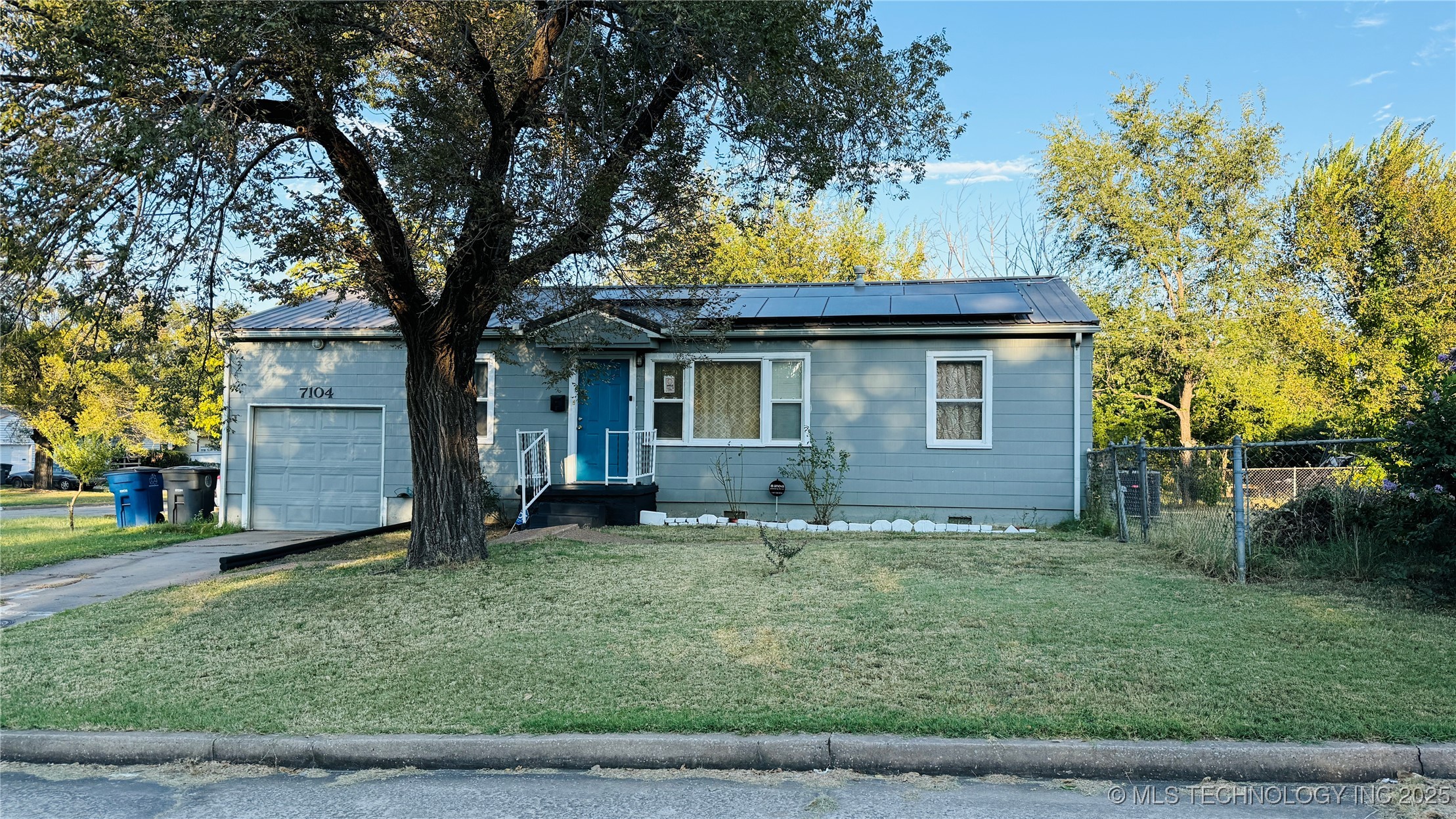 7104 E 9th Street Property Photo 1