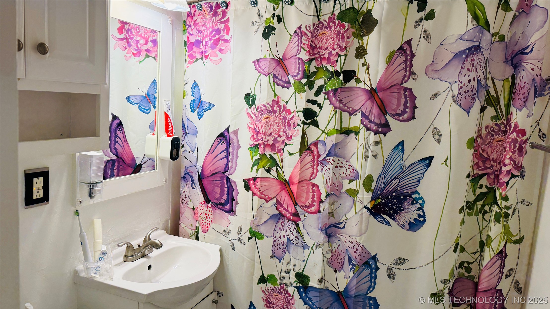 7104 E 9th Street Property Photo 4