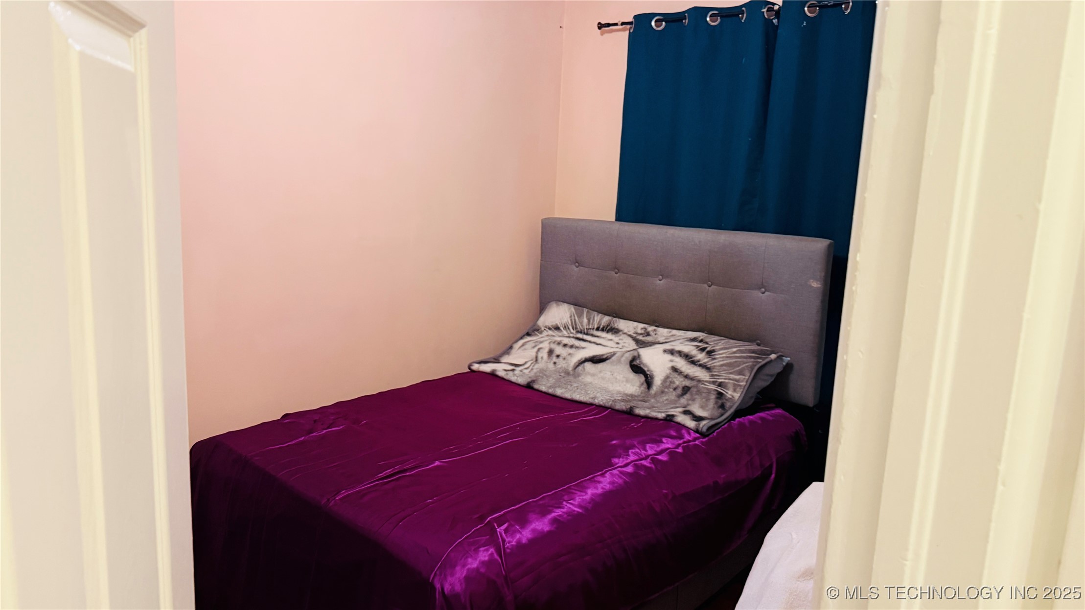 7104 E 9th Street Property Photo 5