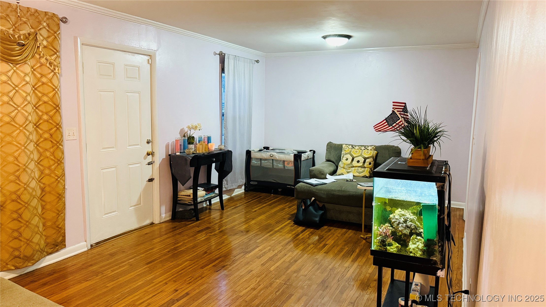 7104 E 9th Street Property Photo 6