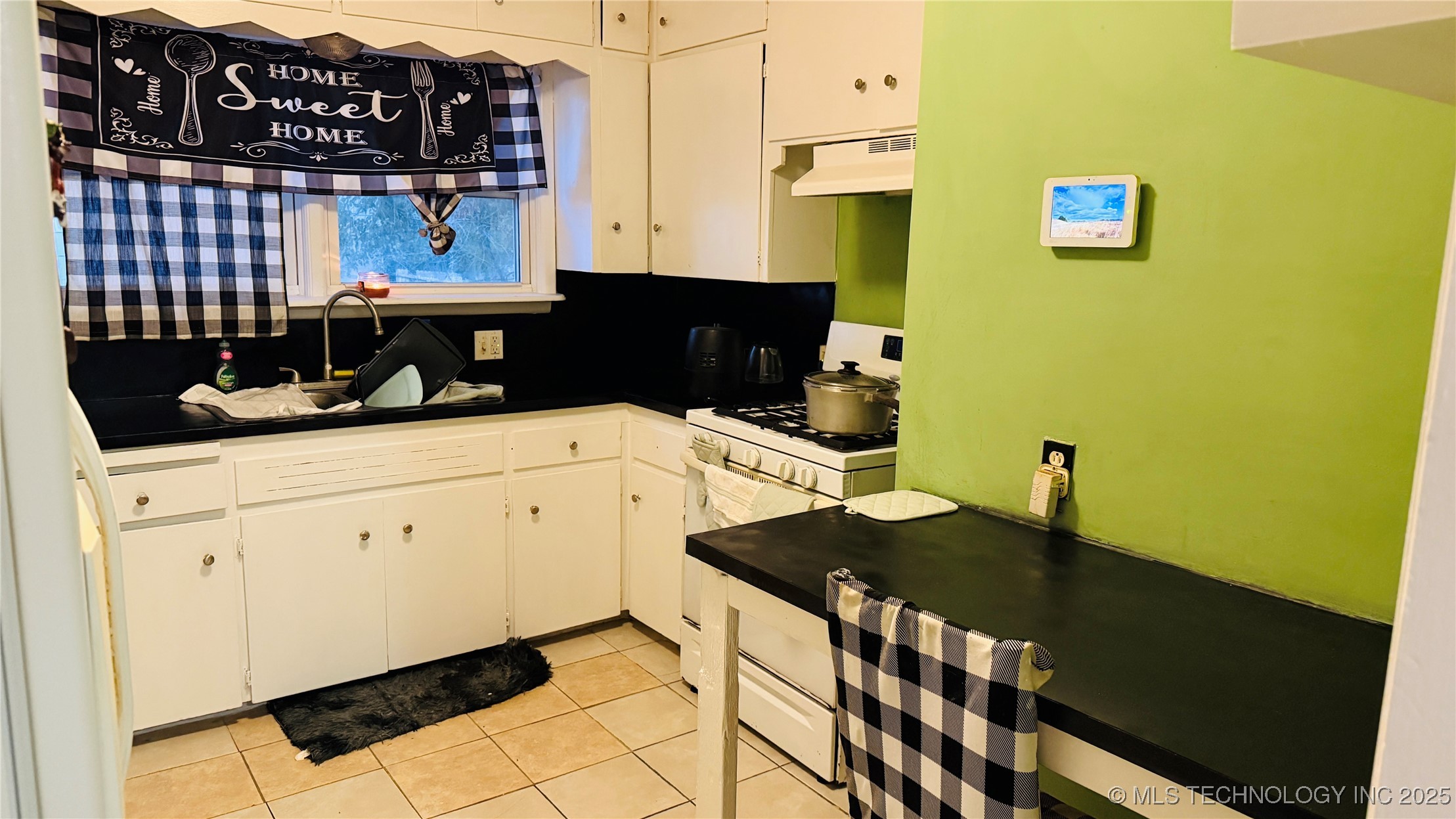 7104 E 9th Street Property Photo 7