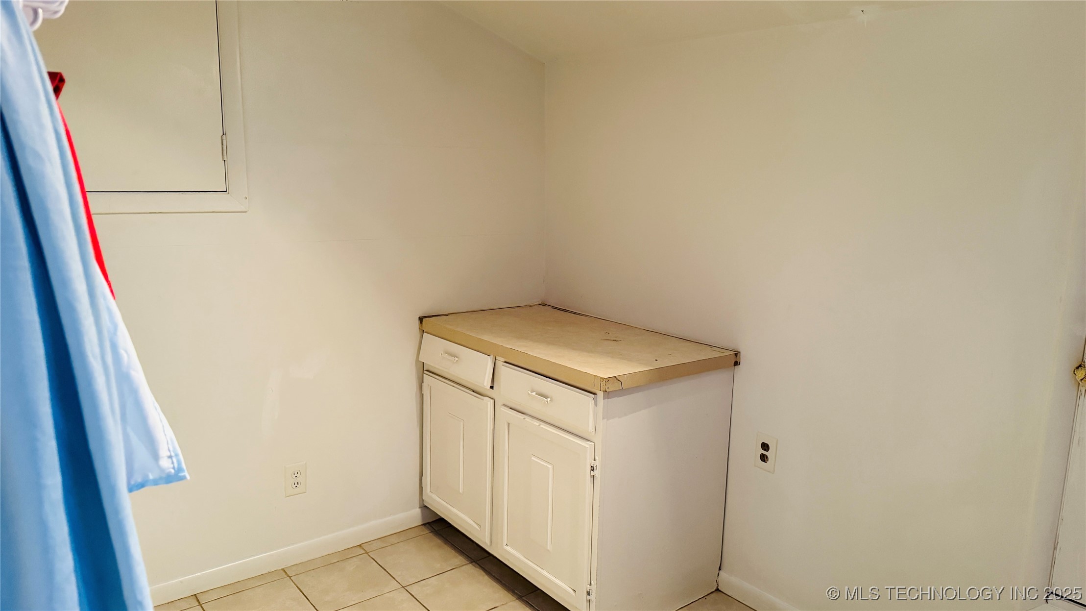 7104 E 9th Street Property Photo 8