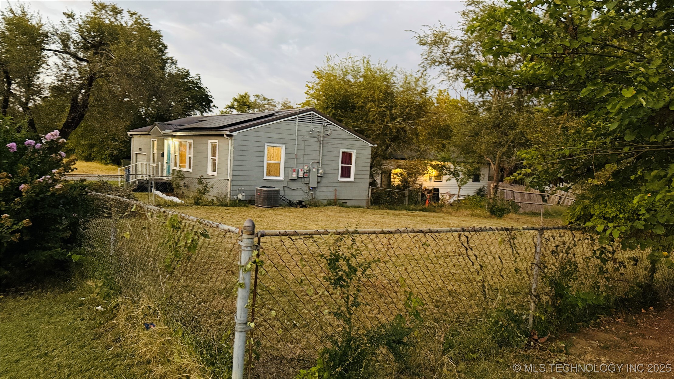 7104 E 9th Street Property Photo 10