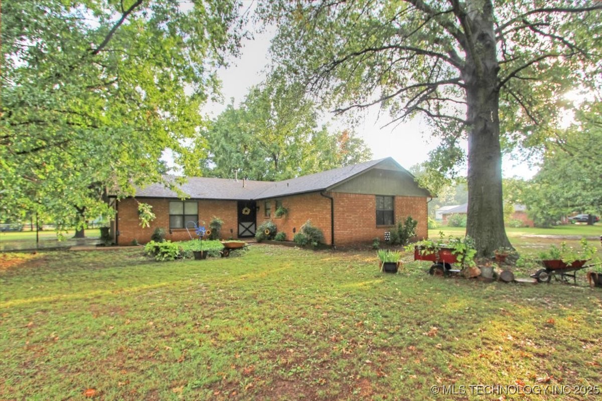 9904 E Northlea Property Photo 1