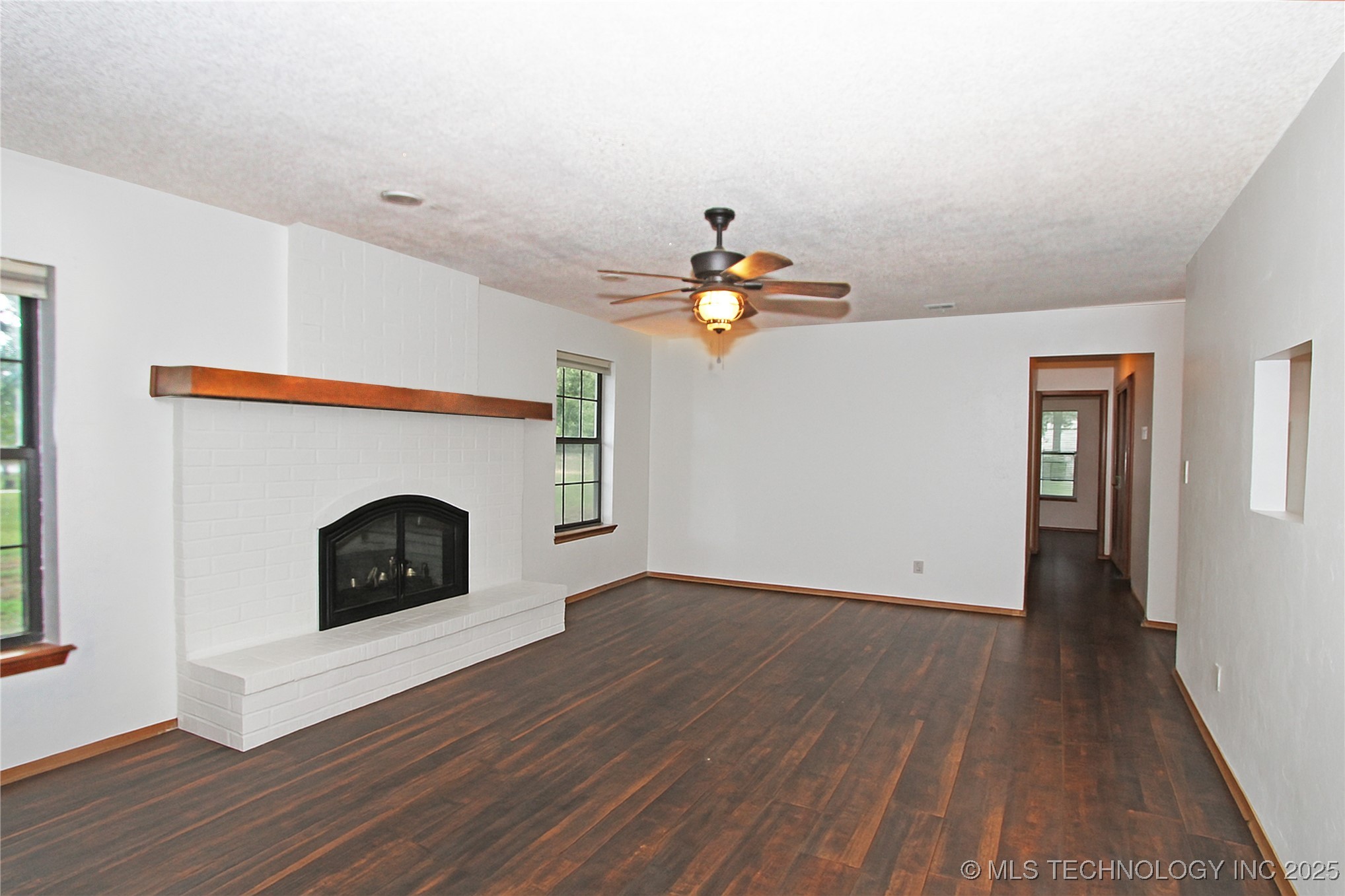 9904 E Northlea Property Photo 8