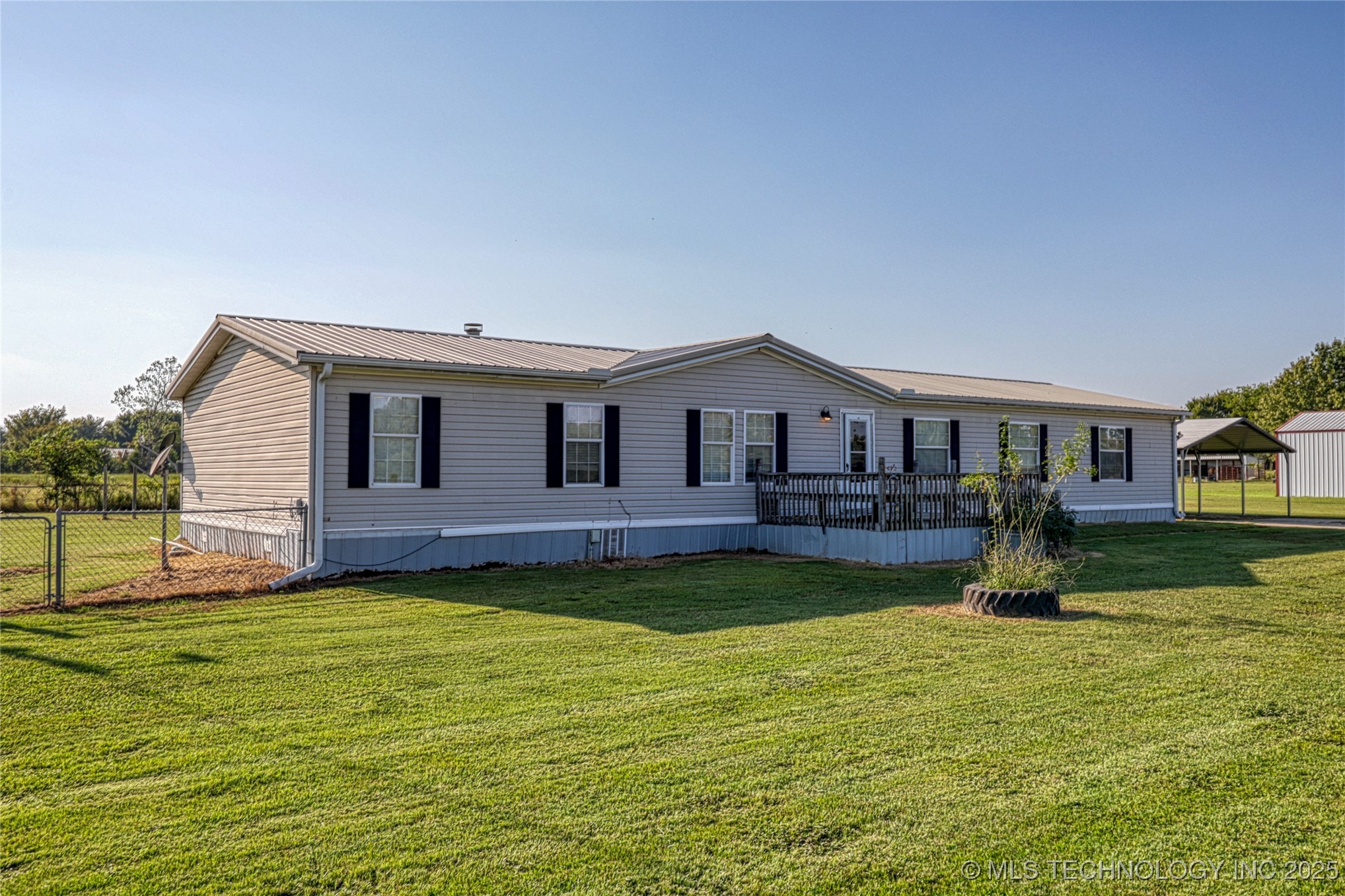 850 Pecan Lane Property Photo 2