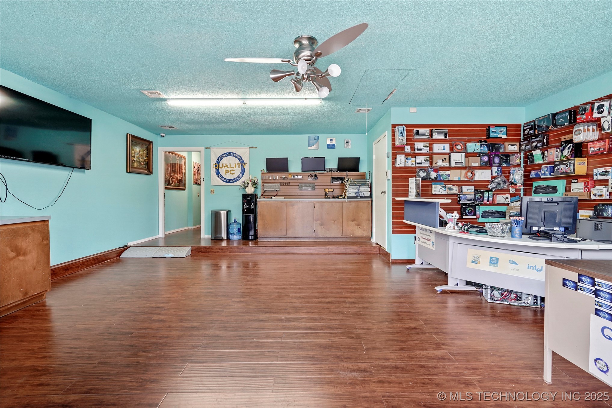 4940 E 73rd Street S Property Photo 4