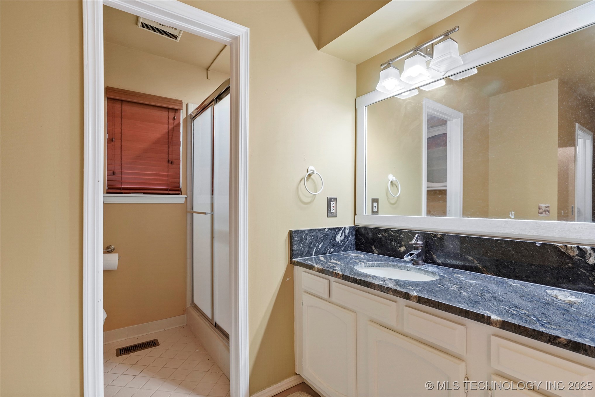 4940 E 73rd Street S Property Photo 19