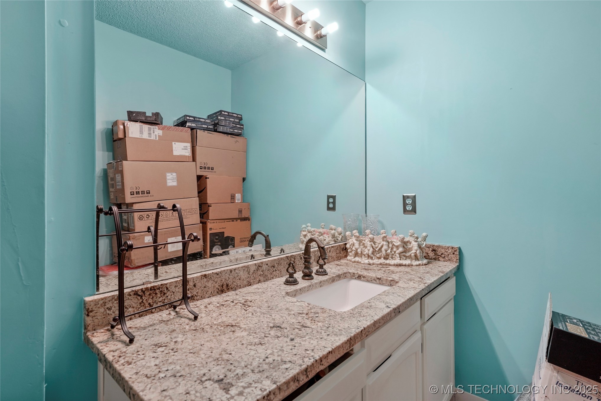 4940 E 73rd Street S Property Photo 22