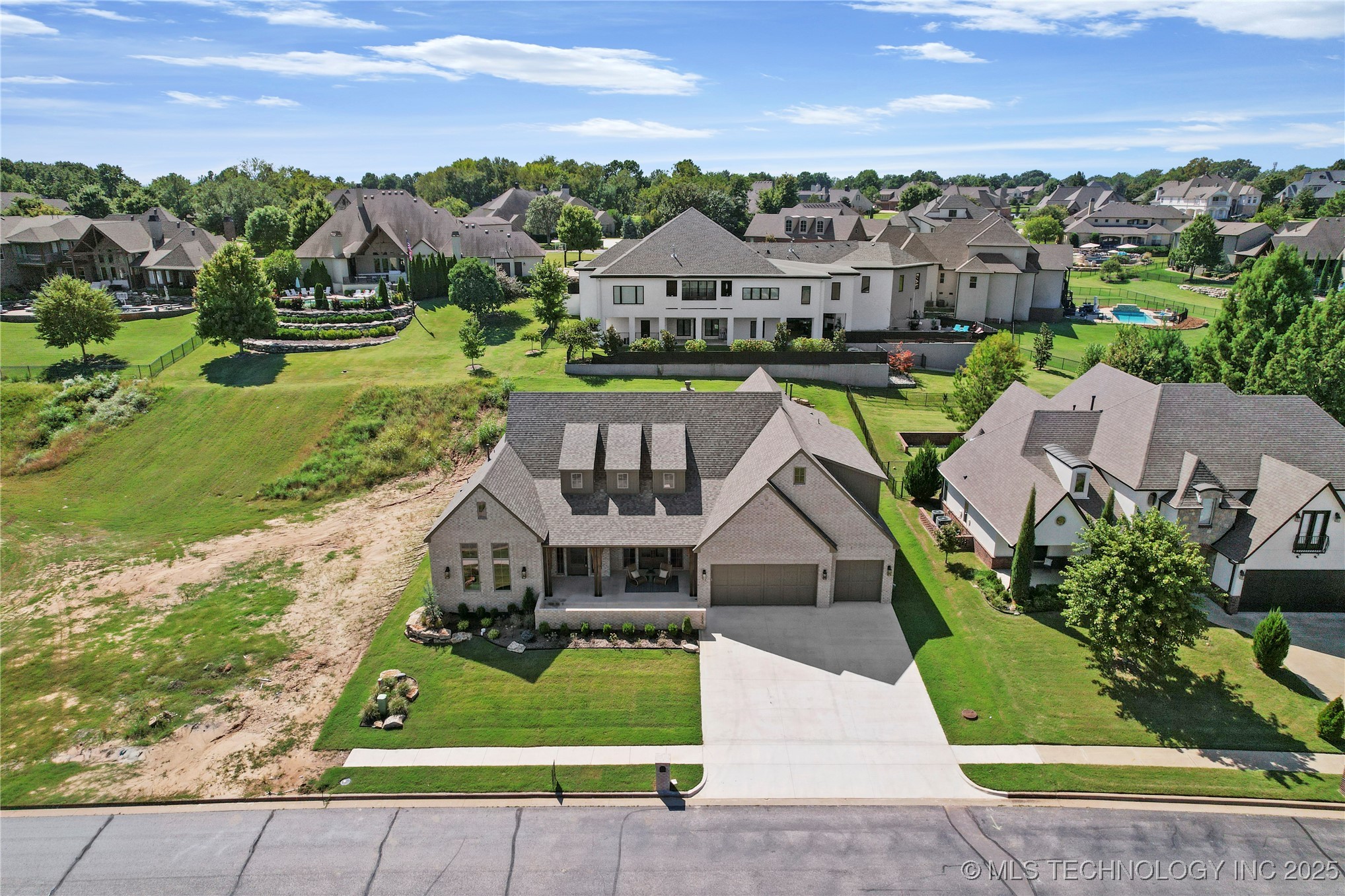 7508 S 5th Street Property Photo 46