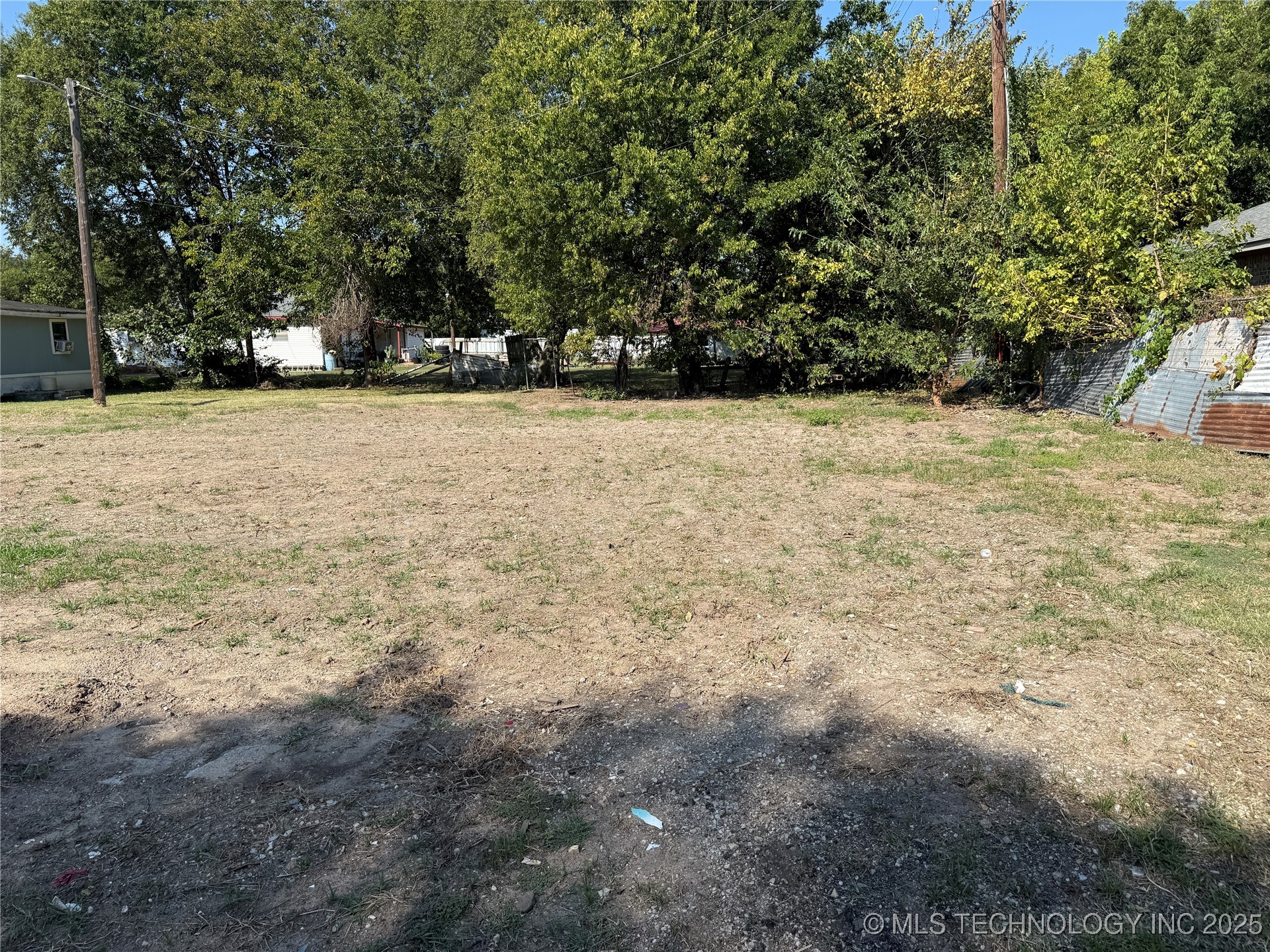 629 E Broadway Property Photo 7