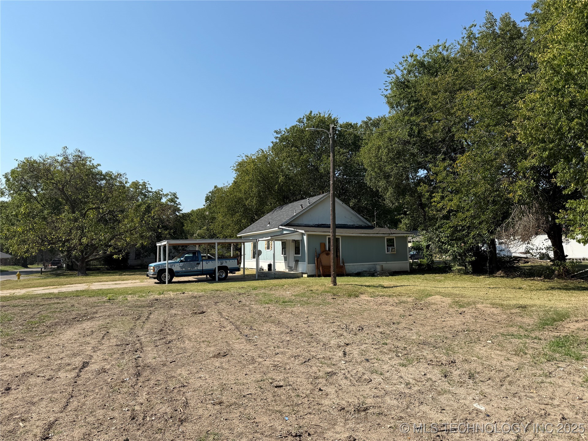 629 E Broadway Property Photo 8