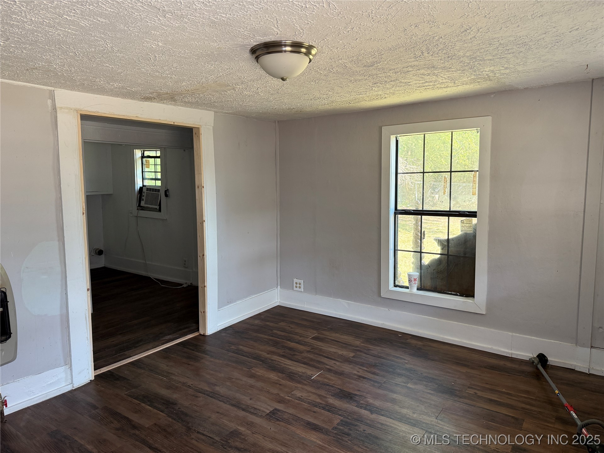 629 E Broadway Property Photo 9