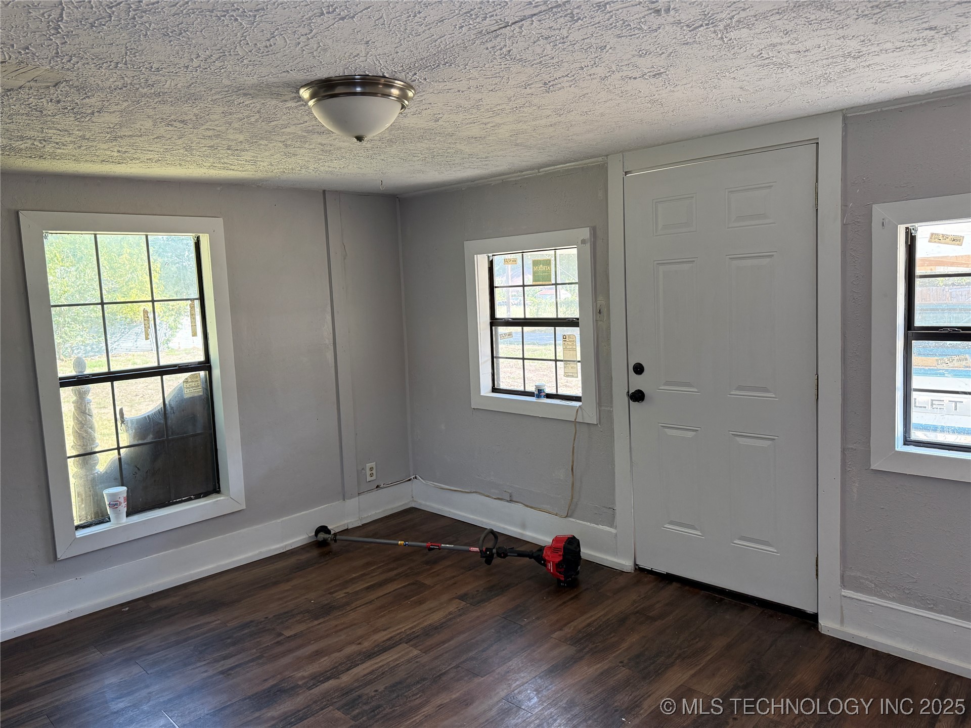 629 E Broadway Property Photo 10