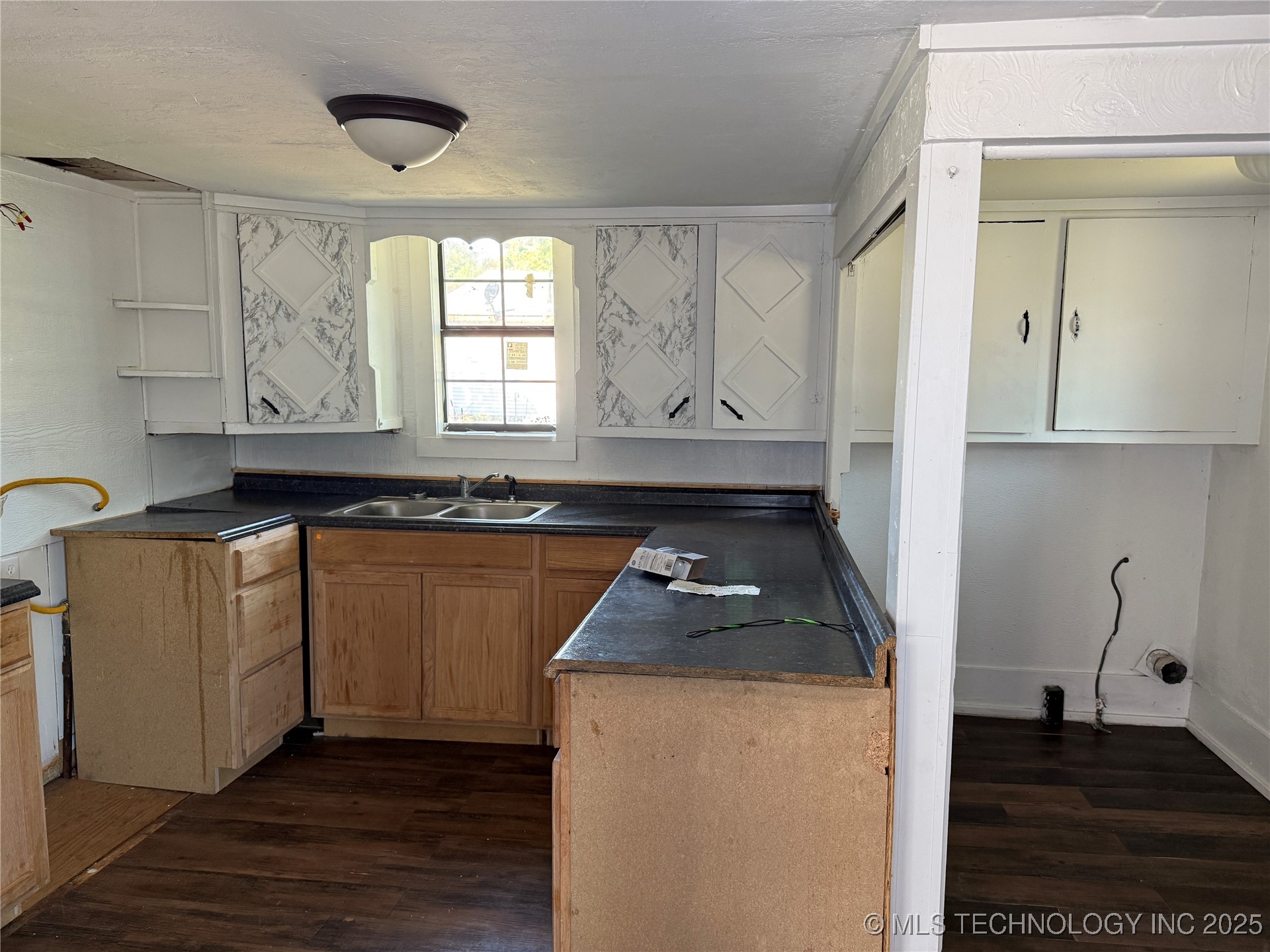 629 E Broadway Property Photo 11