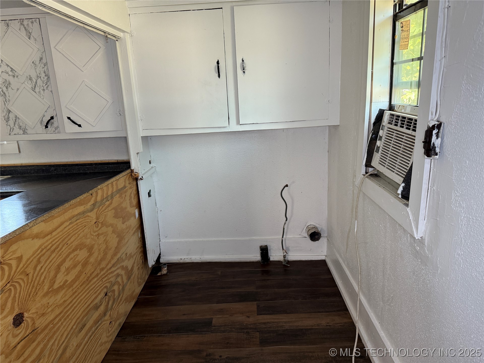 629 E Broadway Property Photo 12