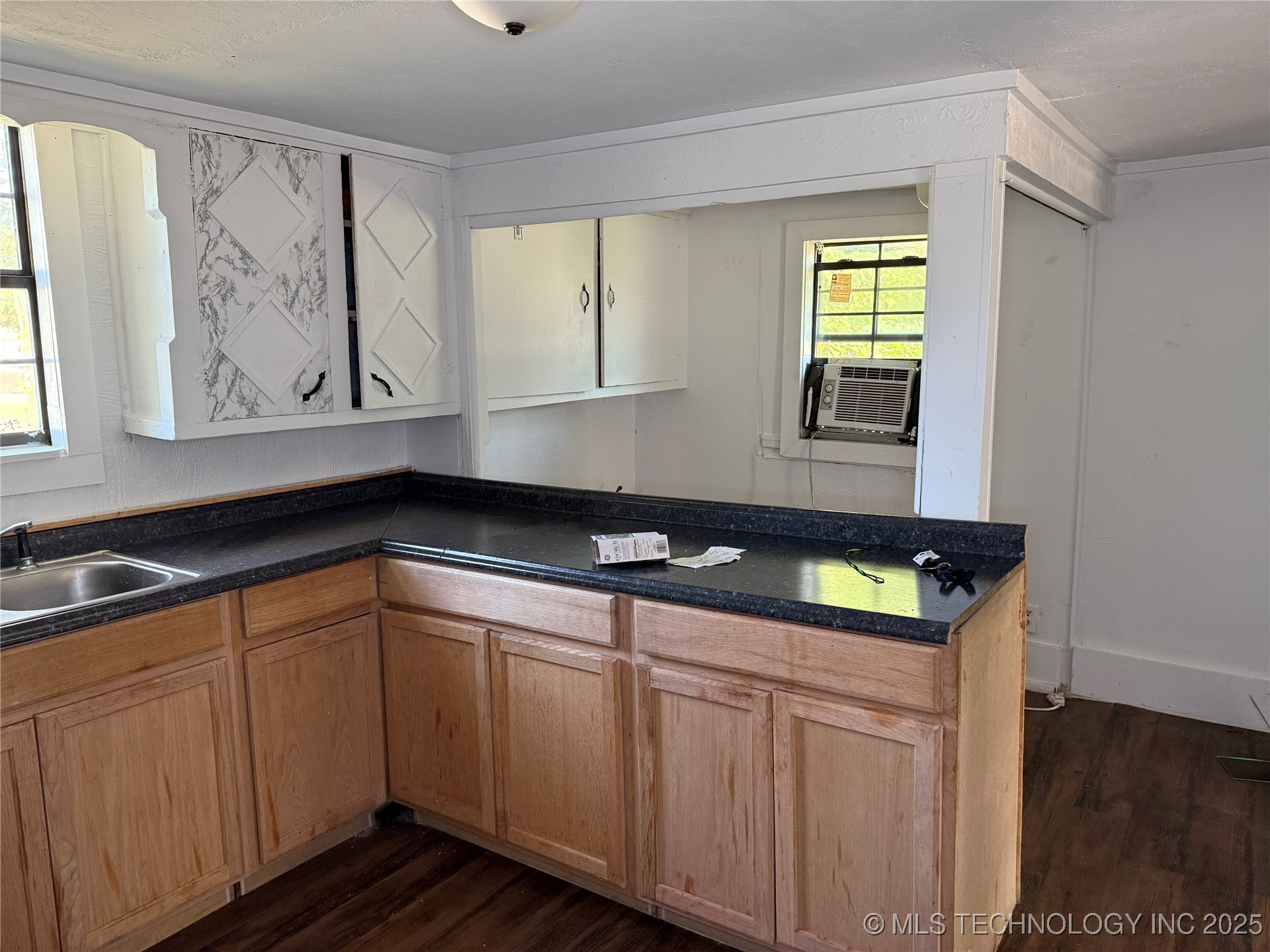 629 E Broadway Property Photo 13