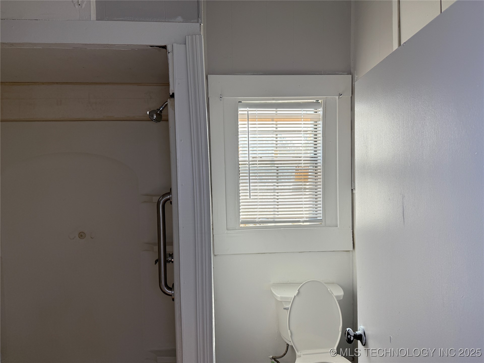 629 E Broadway Property Photo 18