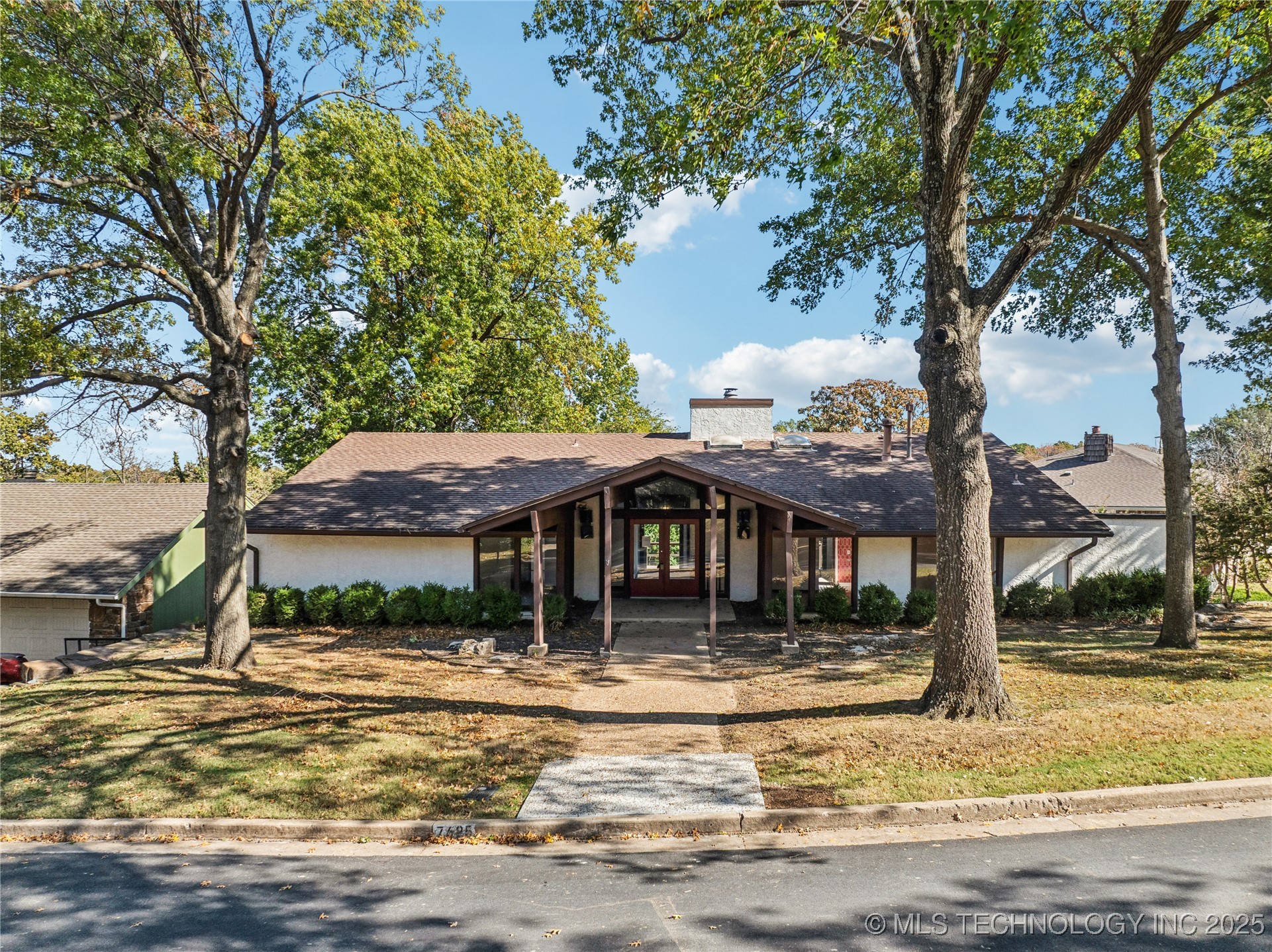 7625 S Richmond Avenue Property Photo 1