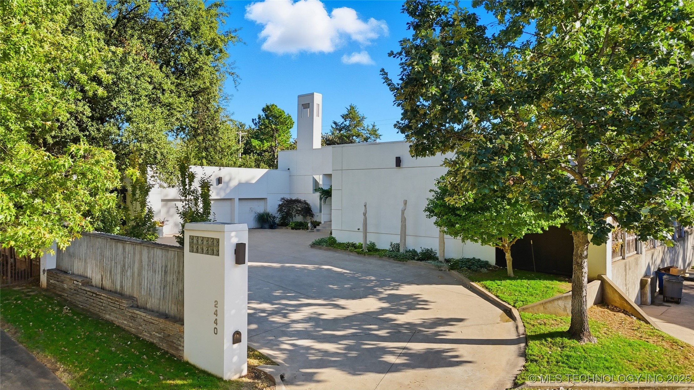 2440 E 47th Place Property Photo 1