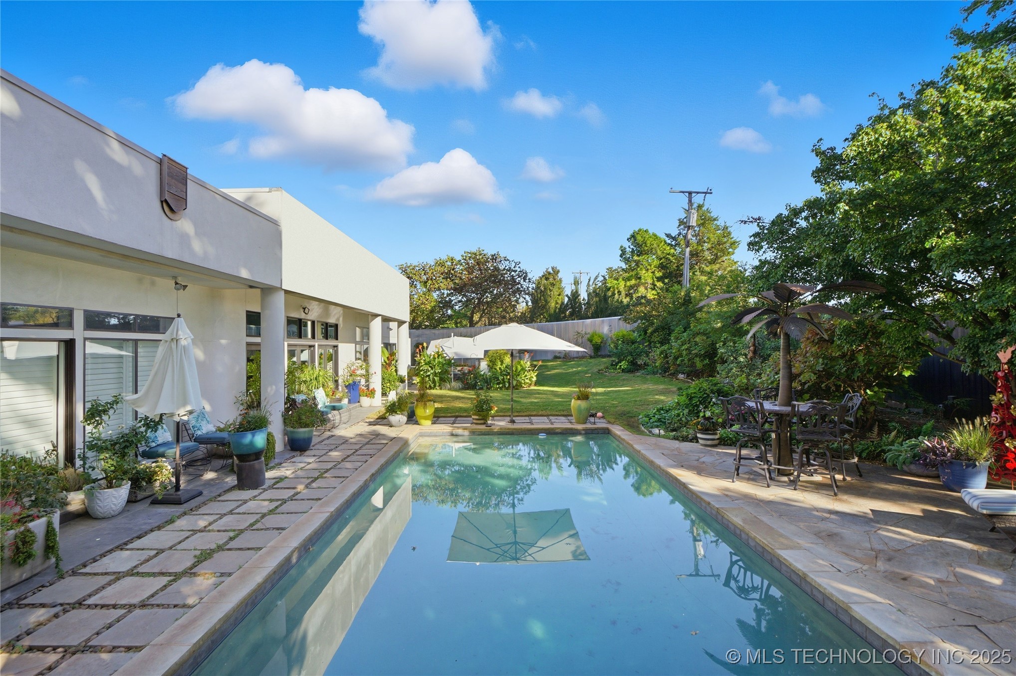 2440 E 47th Place Property Photo 5