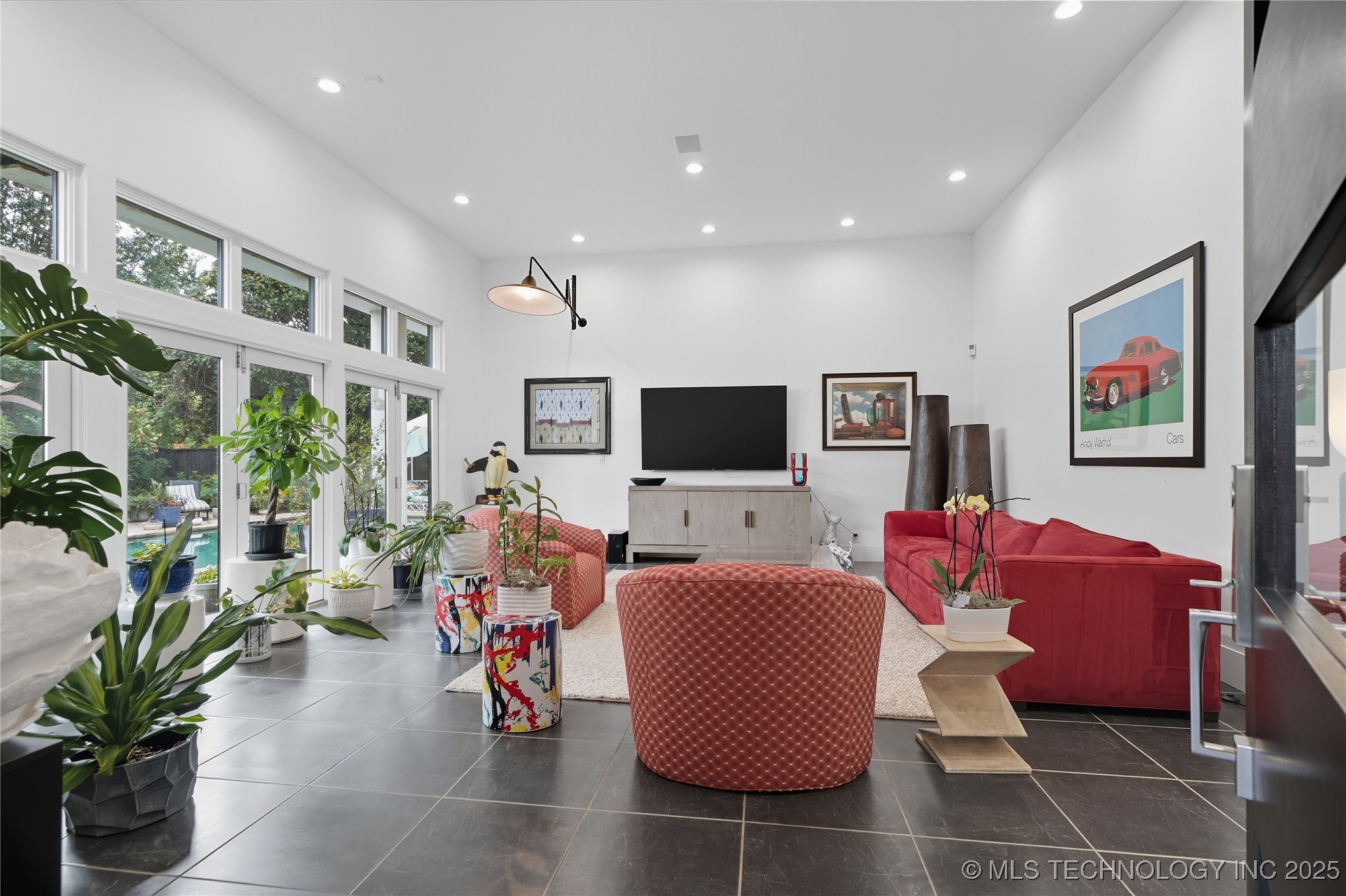 2440 E 47th Place Property Photo 17