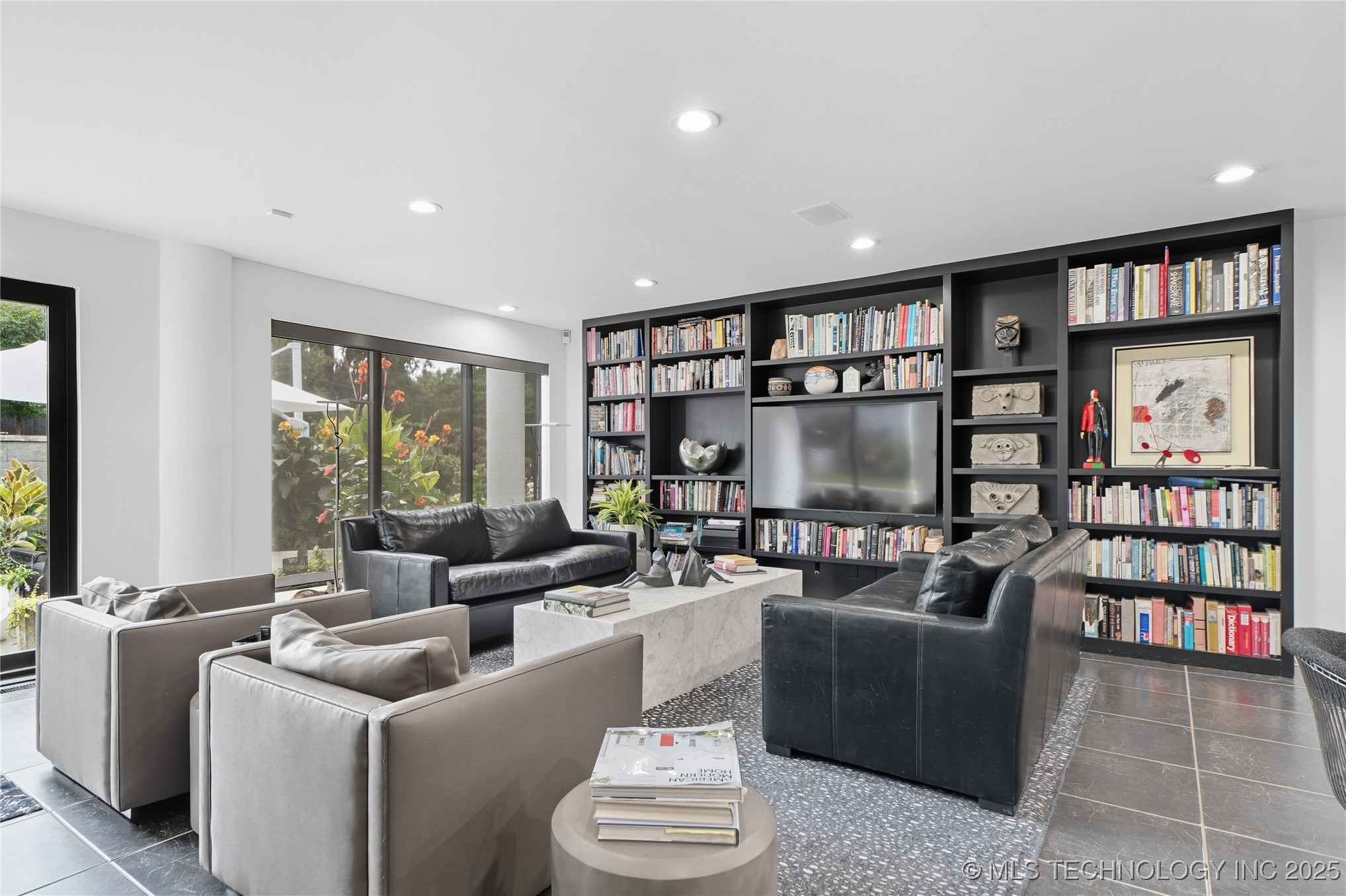 2440 E 47th Place Property Photo 26