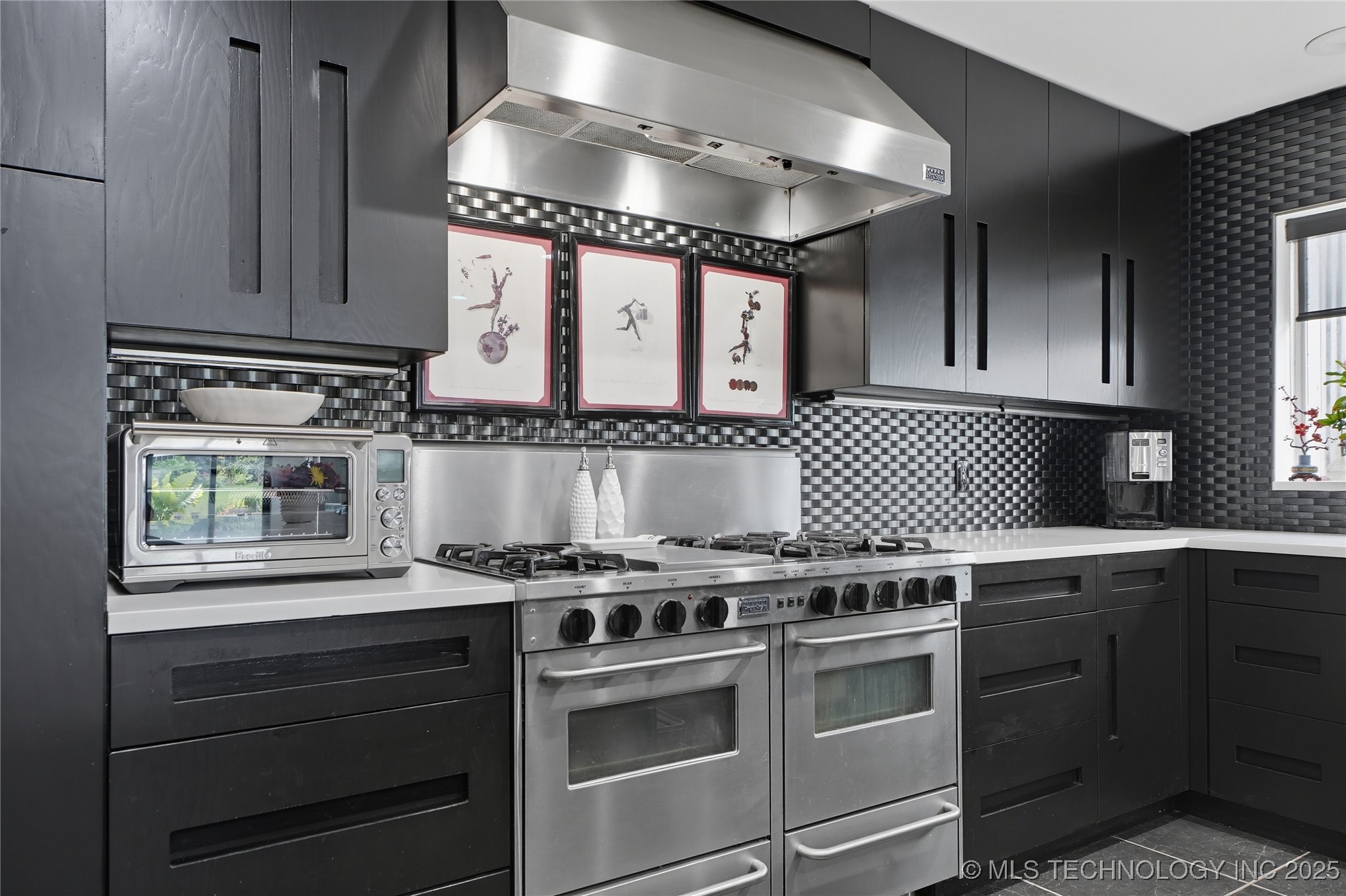 2440 E 47th Place Property Photo 32