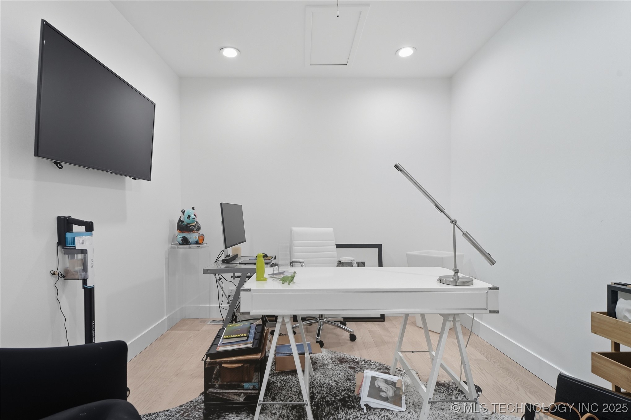 2440 E 47th Place Property Photo 38