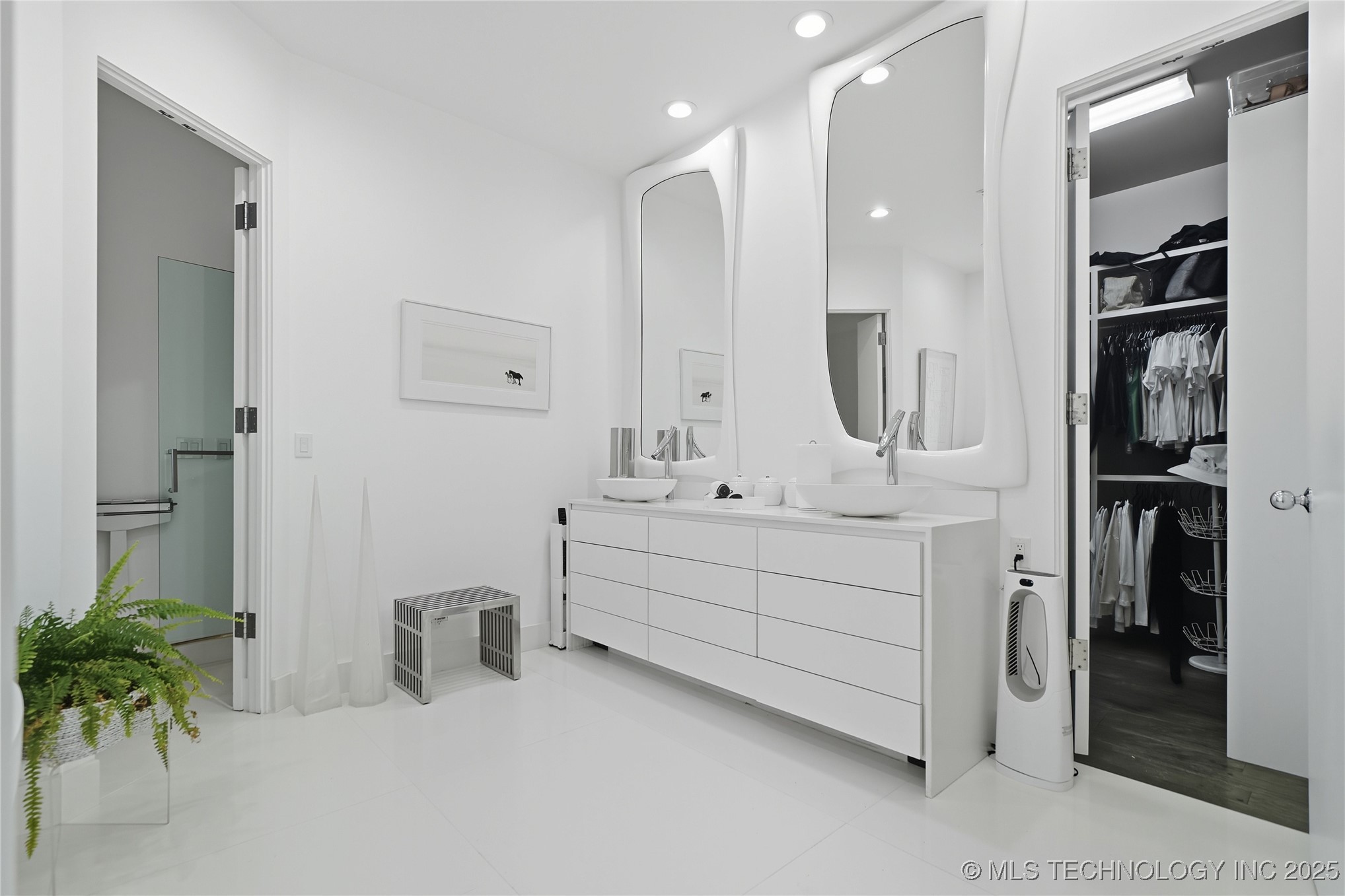 2440 E 47th Place Property Photo 43