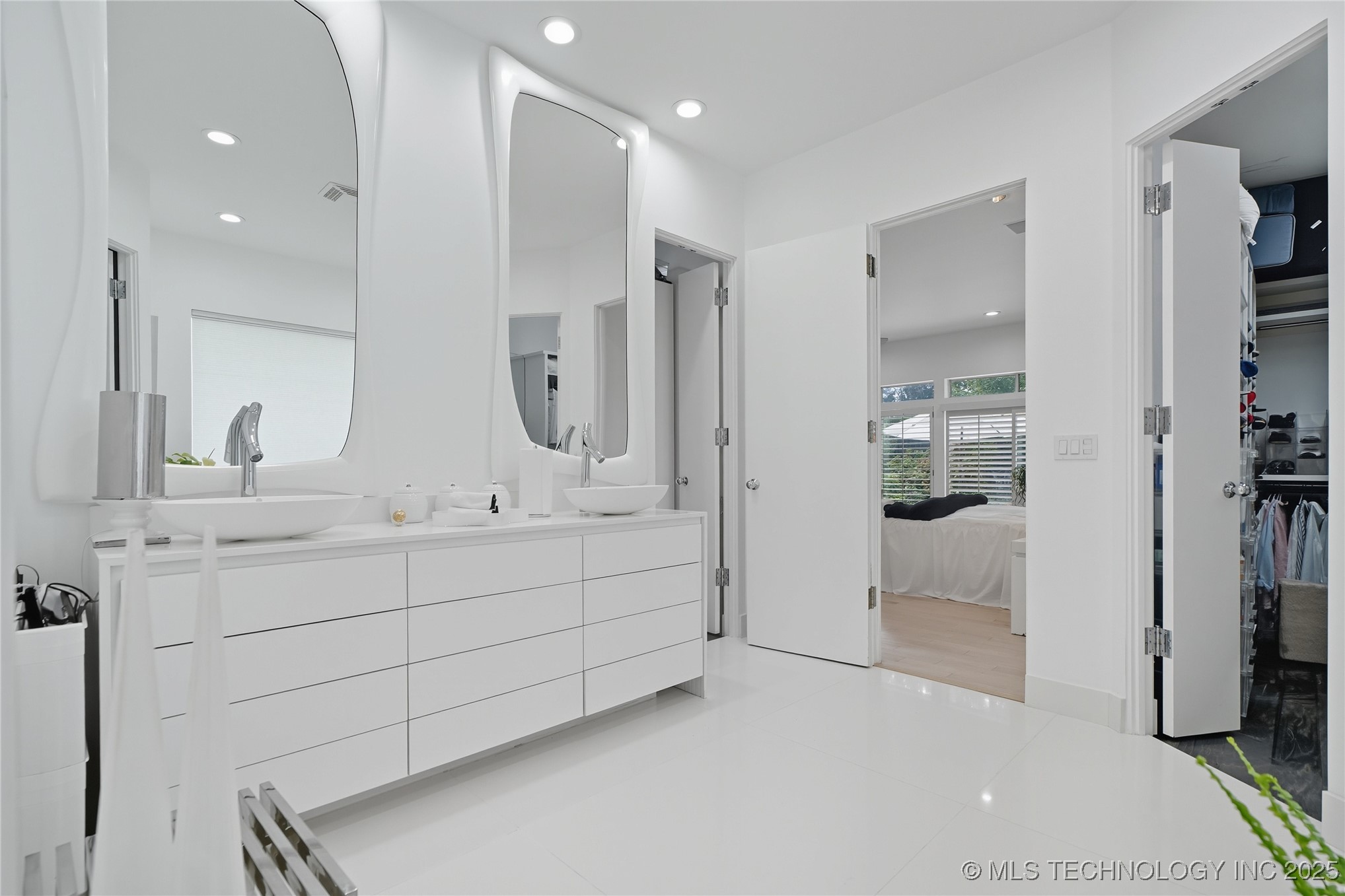 2440 E 47th Place Property Photo 44