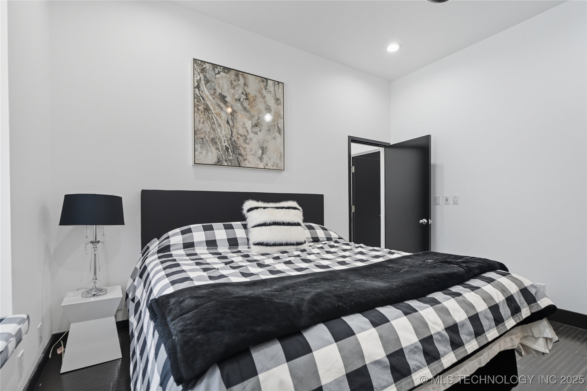 2440 E 47th Place Property Photo 46