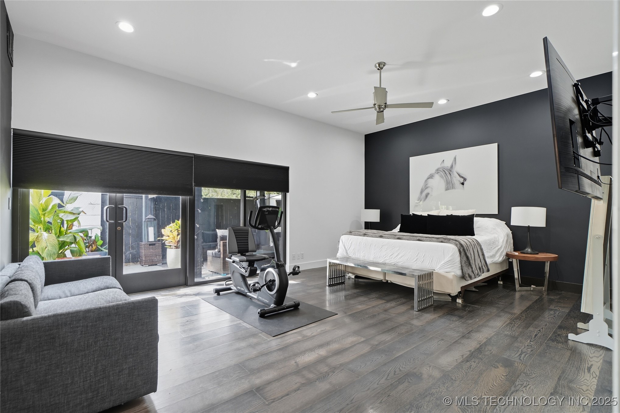 2440 E 47th Place Property Photo 50