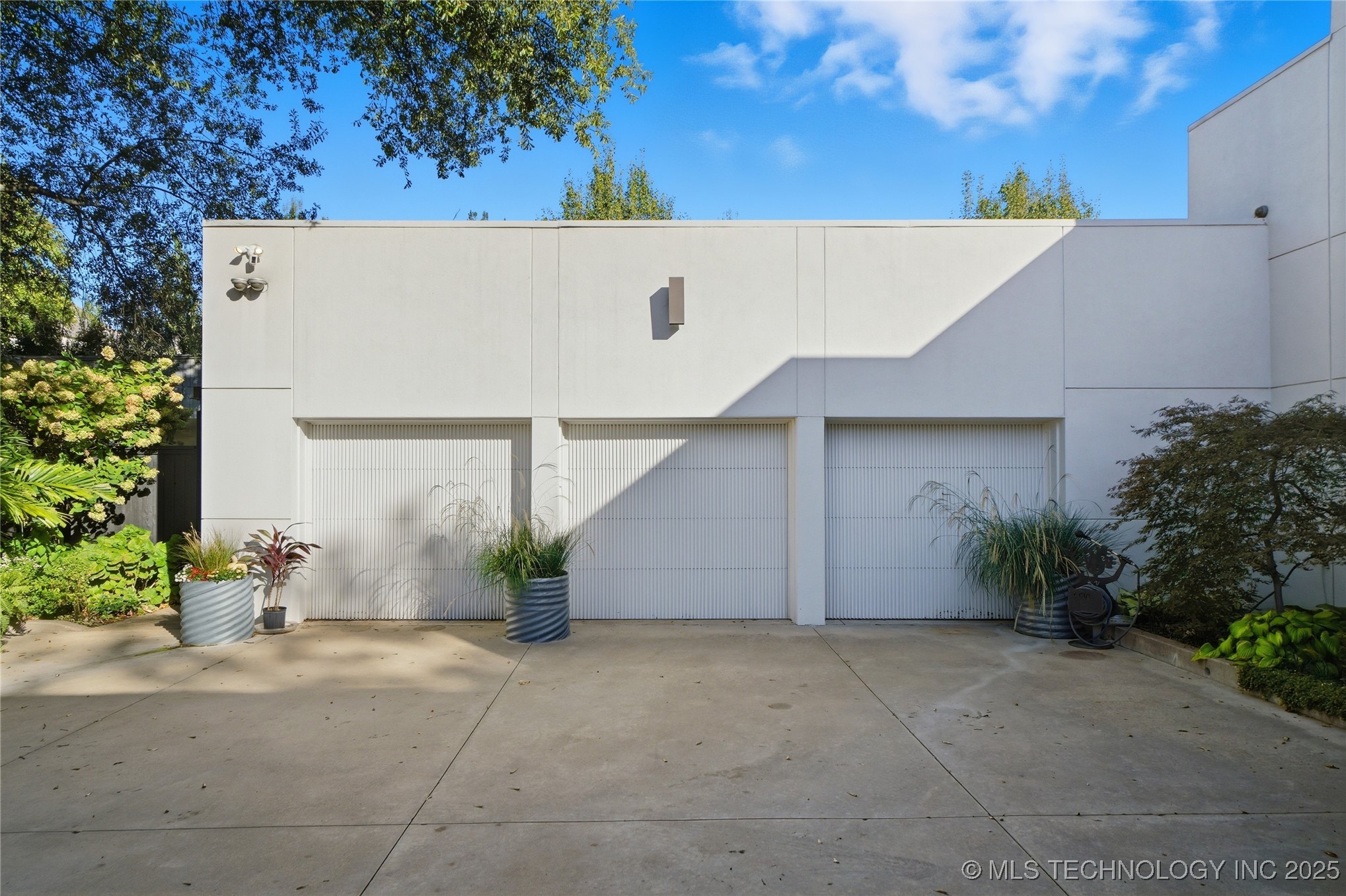 2440 E 47th Place Property Photo 59