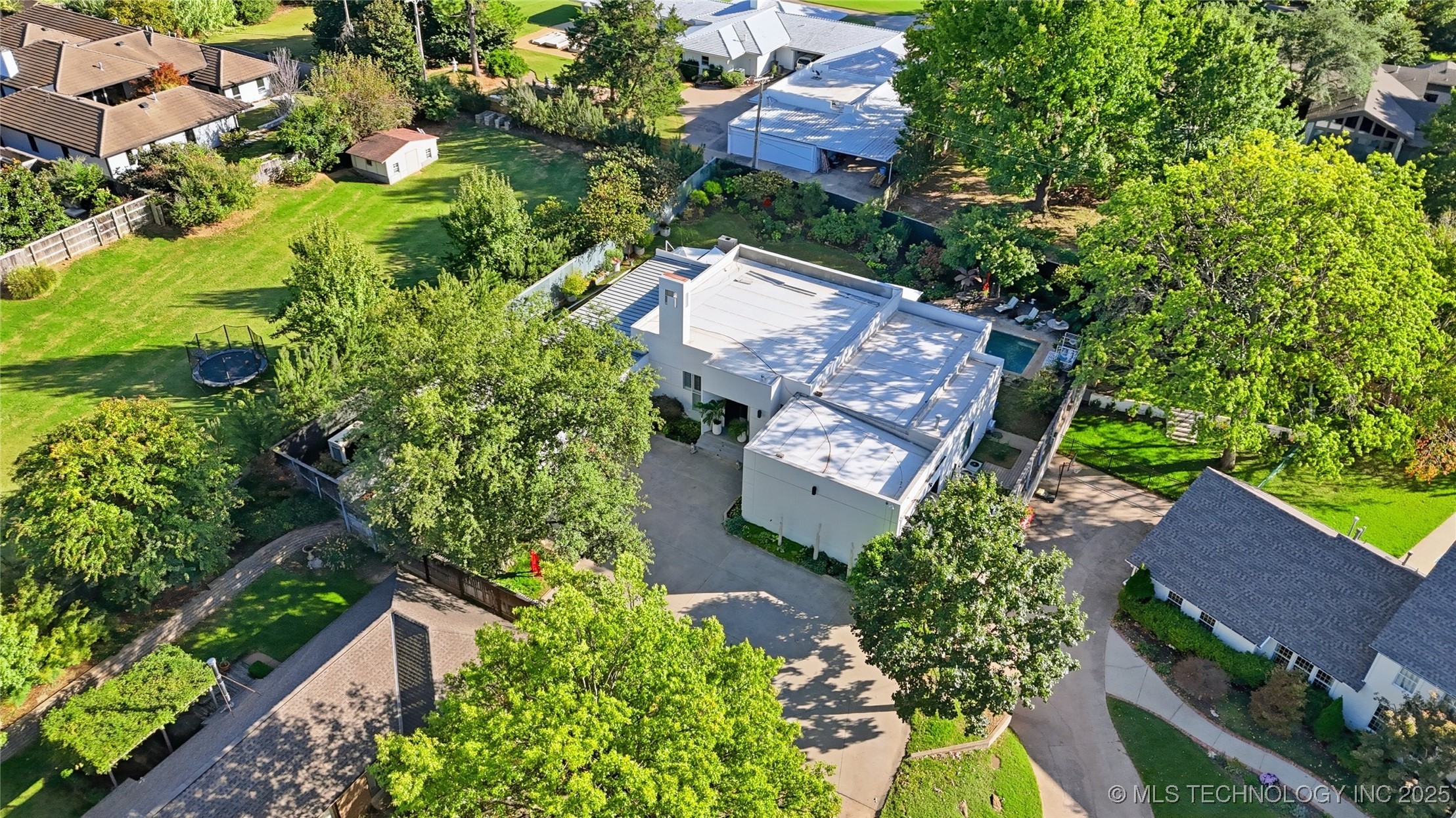 2440 E 47th Place Property Photo 64