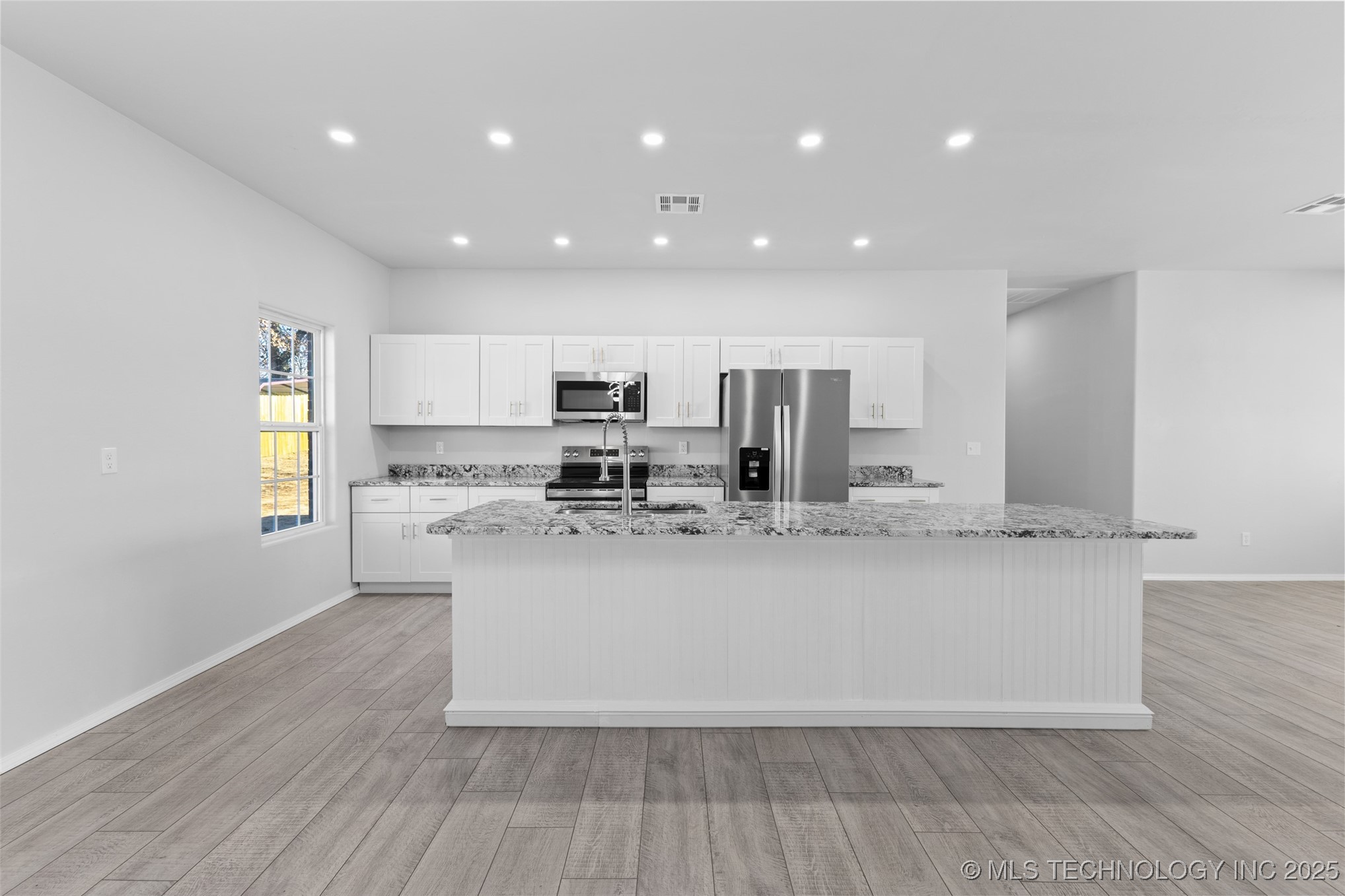 18990 County Road 1570 Property Photo 9