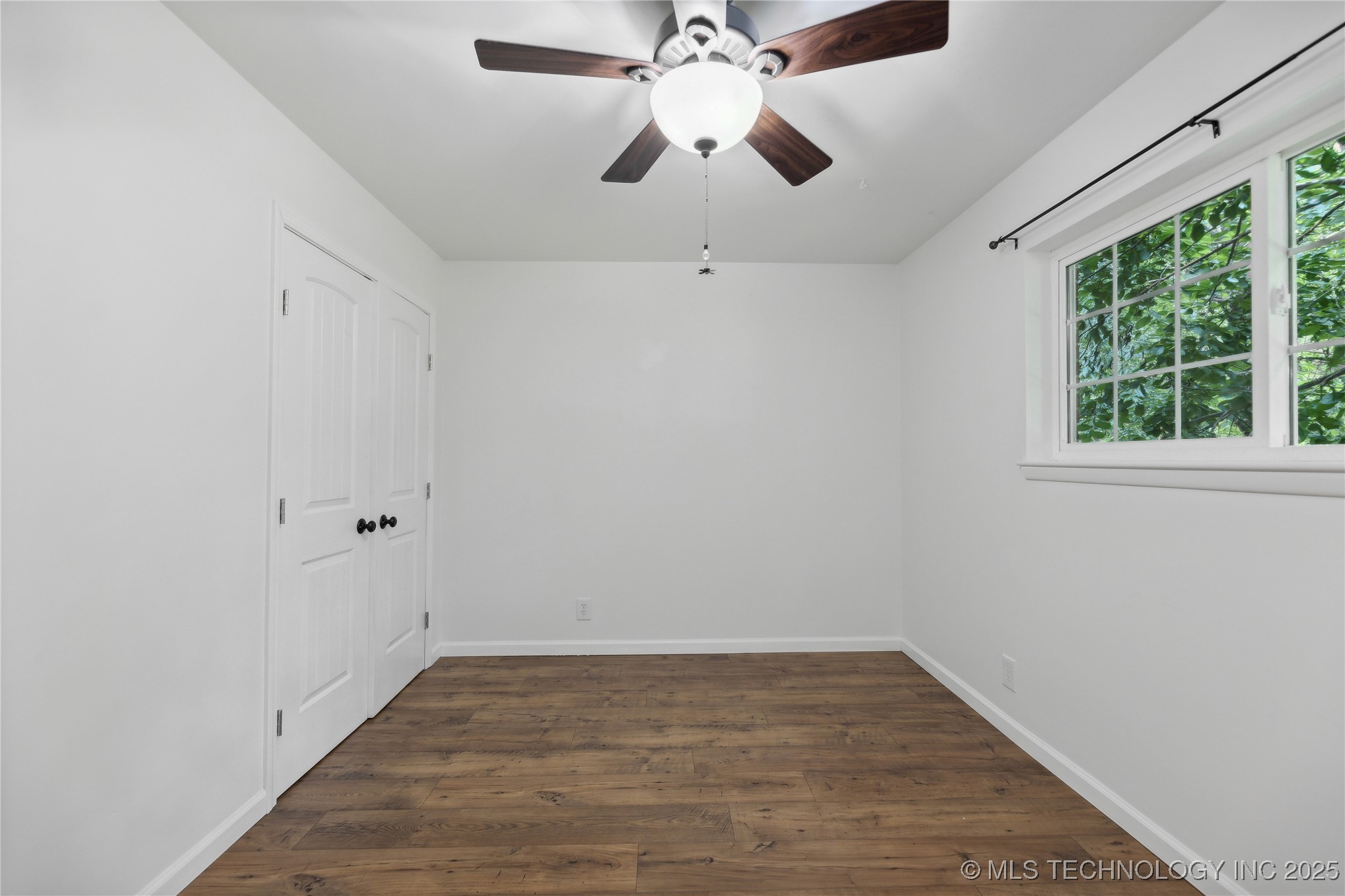 3701 S Riverside Drive 12 Property Photo 12