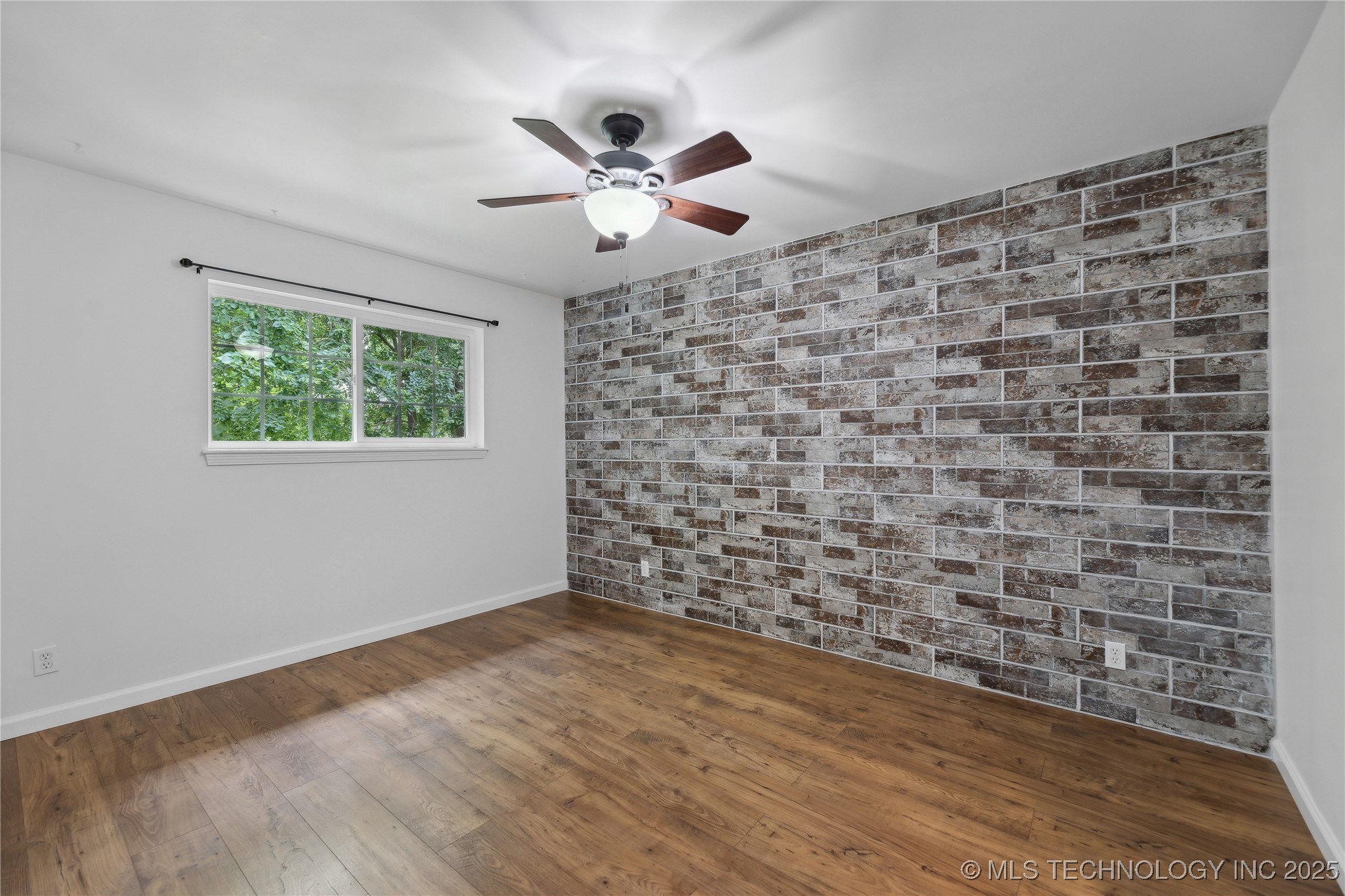 3701 S Riverside Drive 12 Property Photo 14