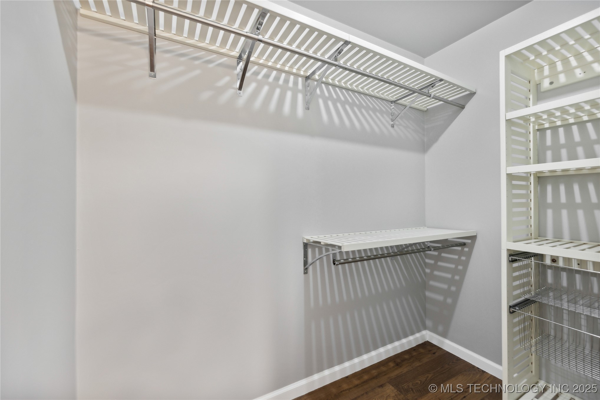 3701 S Riverside Drive 12 Property Photo 17