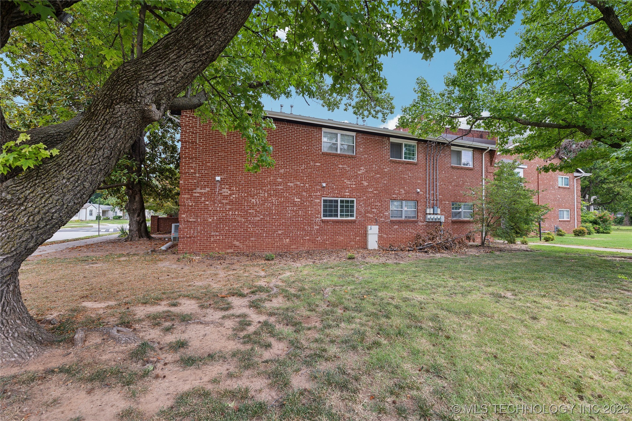 3701 S Riverside Drive 12 Property Photo 27